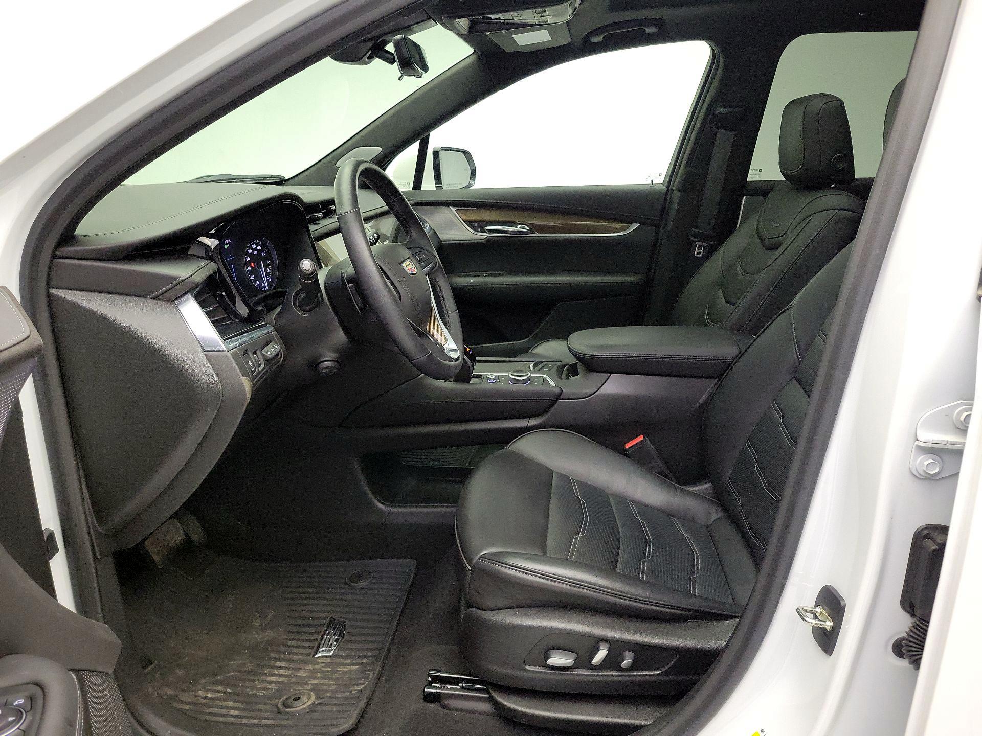 Thumbnail: 2021 Cadillac XT6 - 11