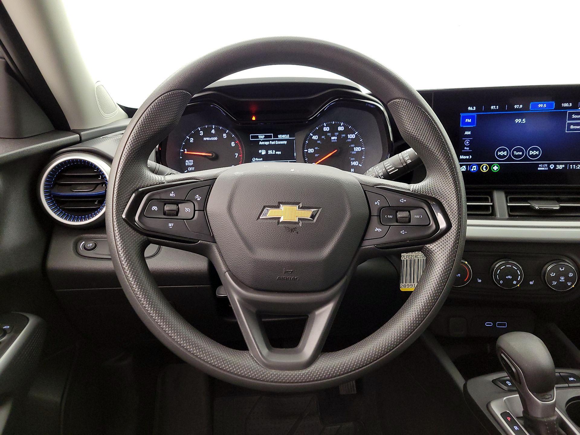 Thumbnail: 2024 Chevrolet Trax - 10