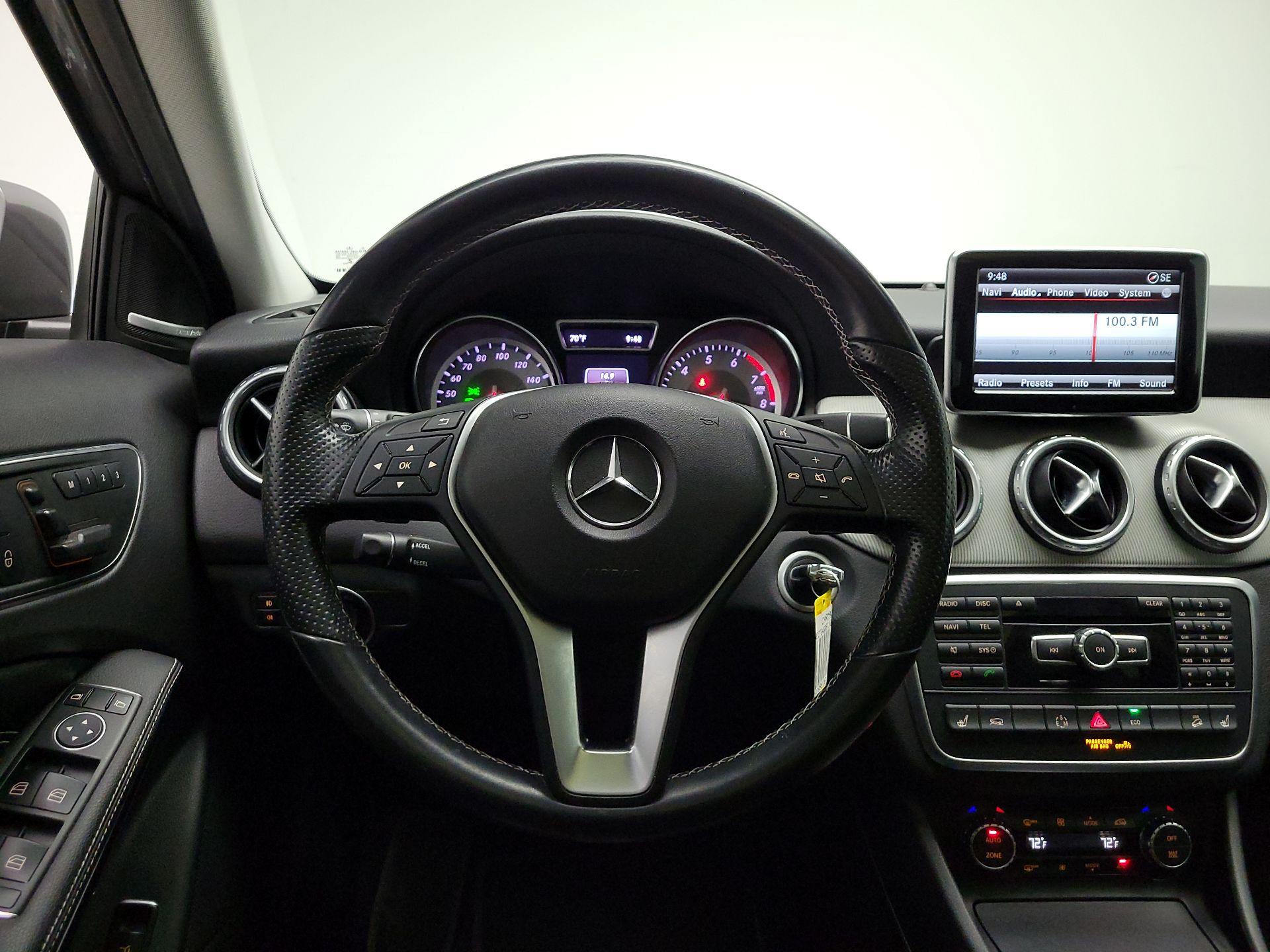 Thumbnail: 2015 Mercedes-Benz GLA - 10
