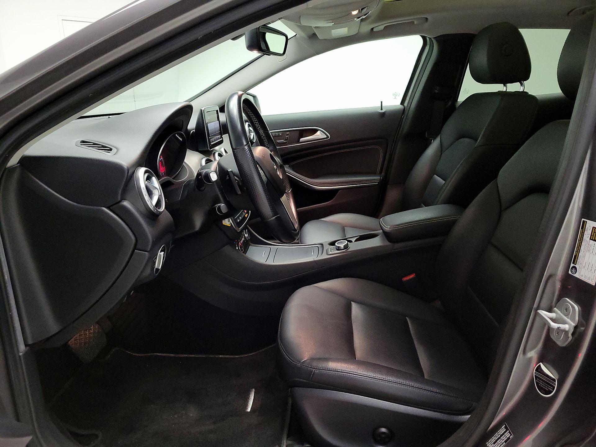 Thumbnail: 2015 Mercedes-Benz GLA - 11