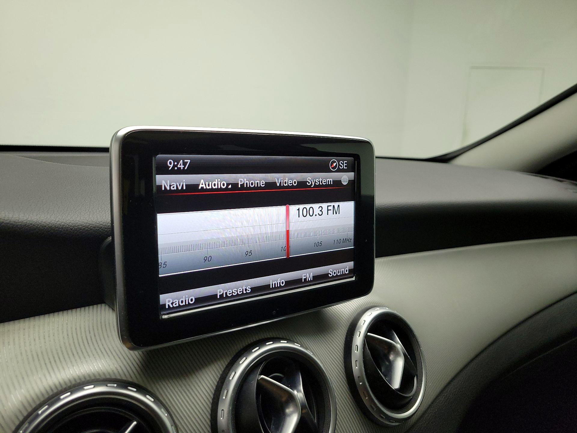 Thumbnail: 2015 Mercedes-Benz GLA - 15