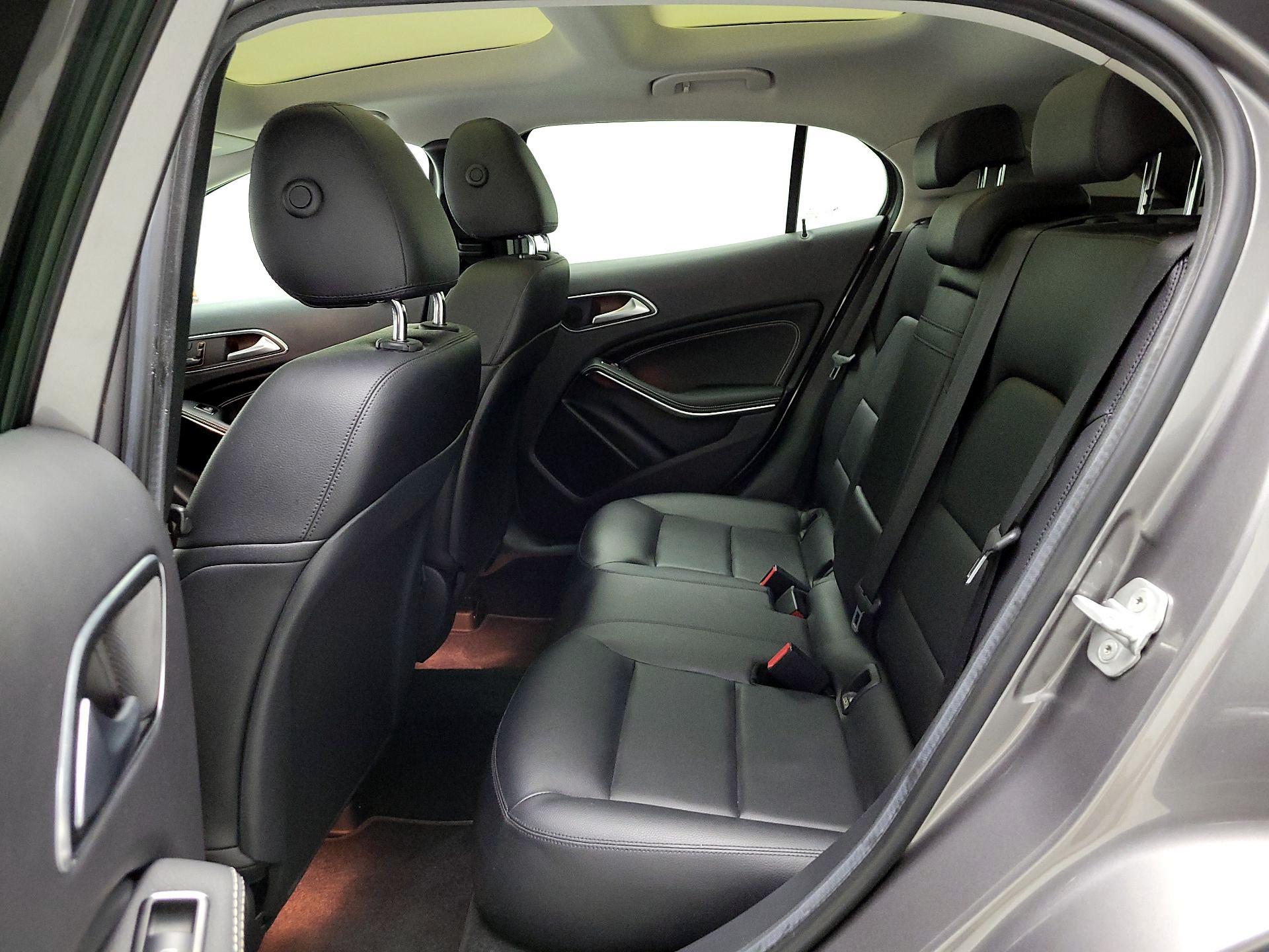 Thumbnail: 2015 Mercedes-Benz GLA - 19