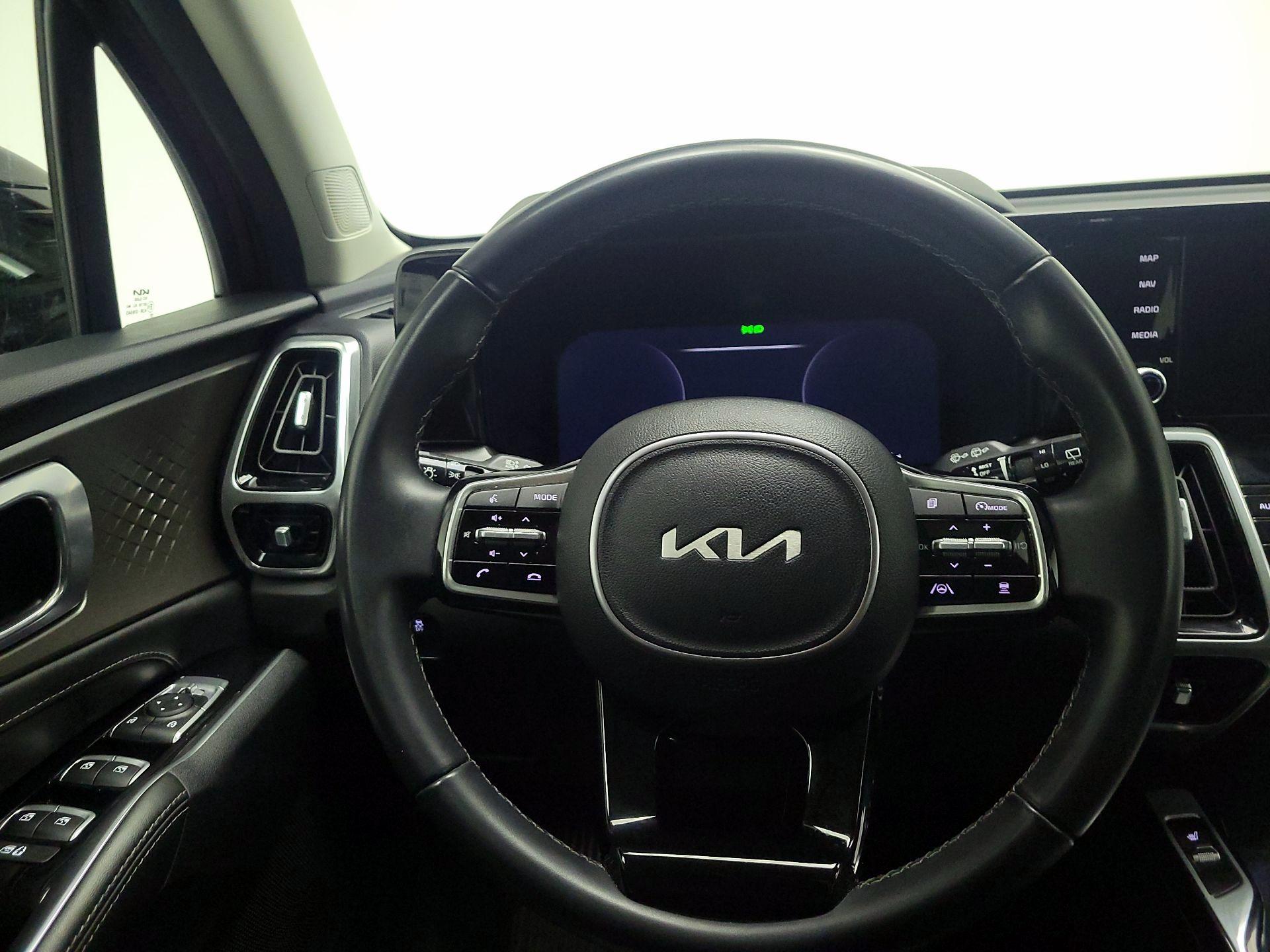 Thumbnail: 2023 Kia Sorento - 10