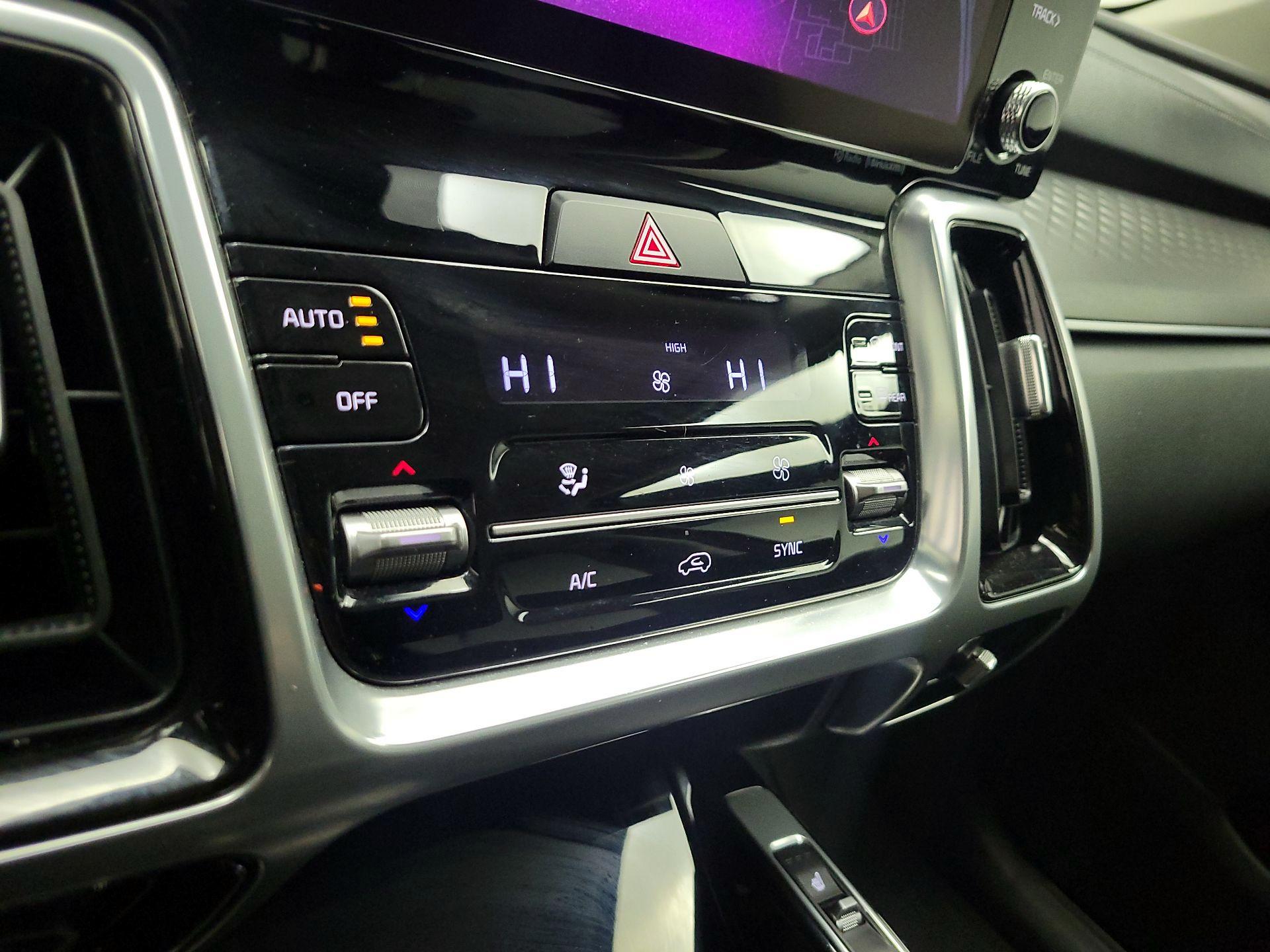 Thumbnail: 2023 Kia Sorento - 14