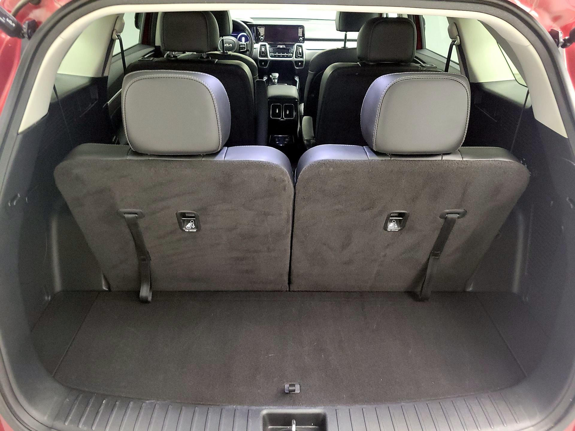 Thumbnail: 2023 Kia Sorento - 16