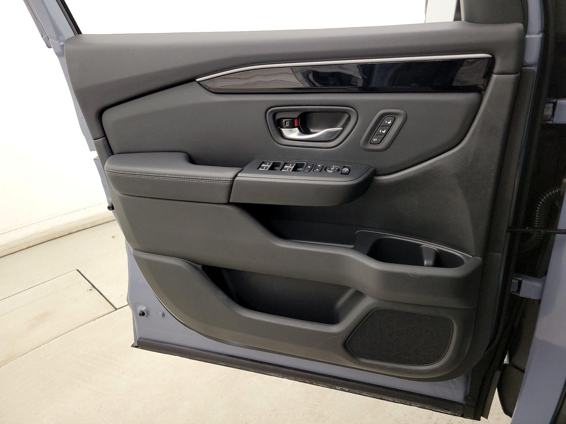 Thumbnail: 2025 Honda Pilot - 12