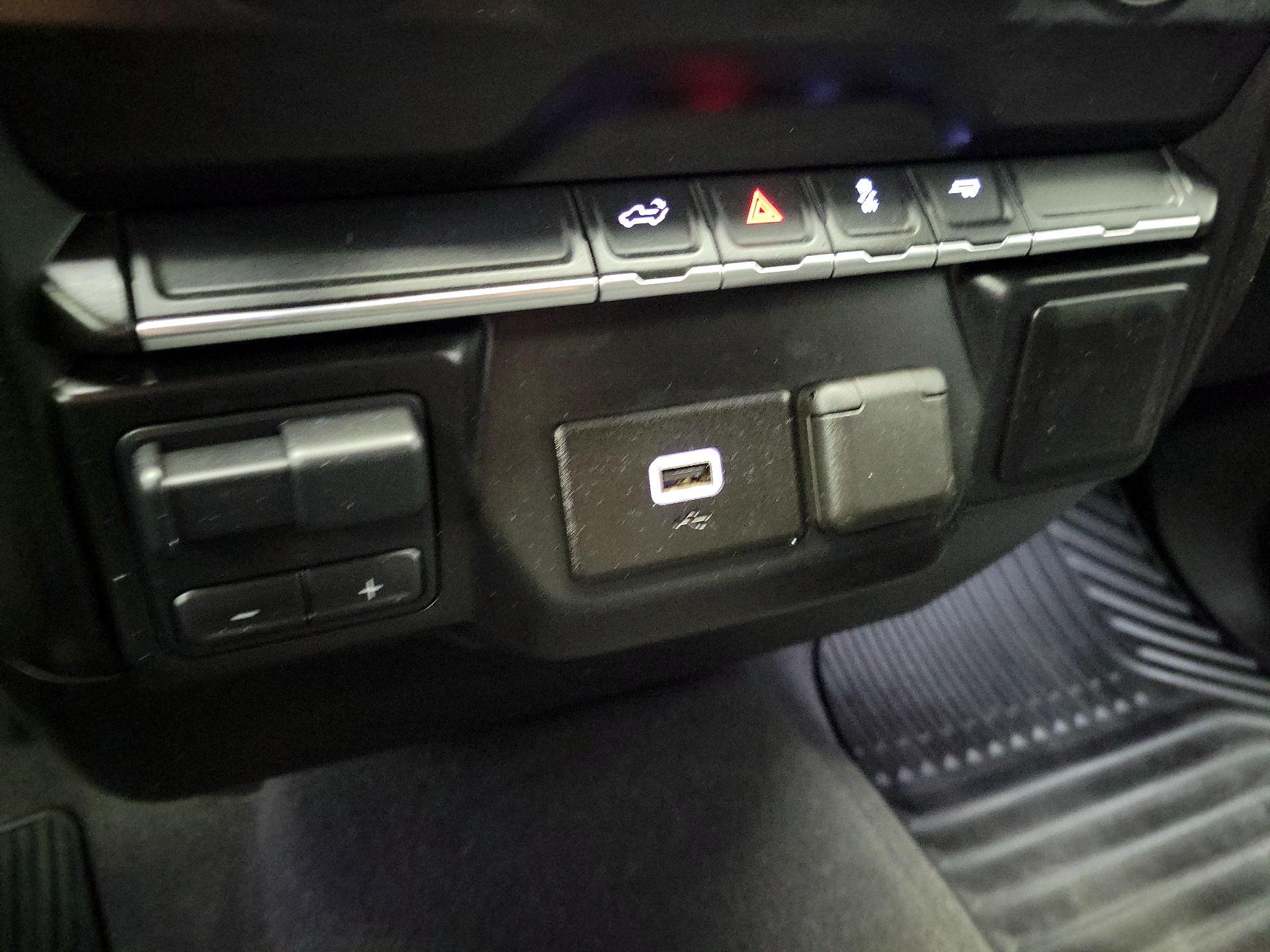 Thumbnail: 2019 Chevrolet Silverado 1500 - 18