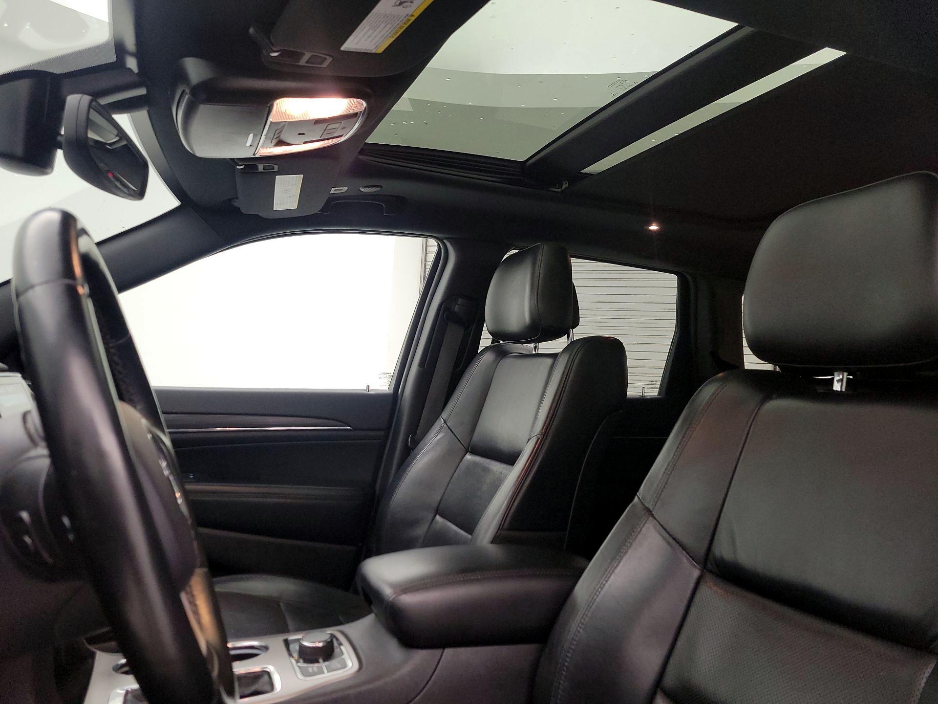 Thumbnail: 2019 Jeep Grand Cherokee - 20