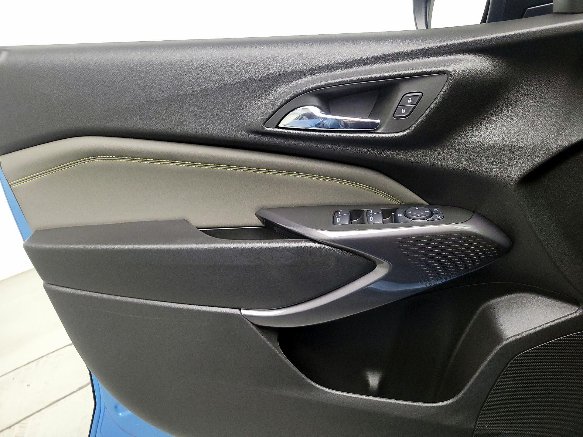 Thumbnail: 2025 Chevrolet Trax - 12