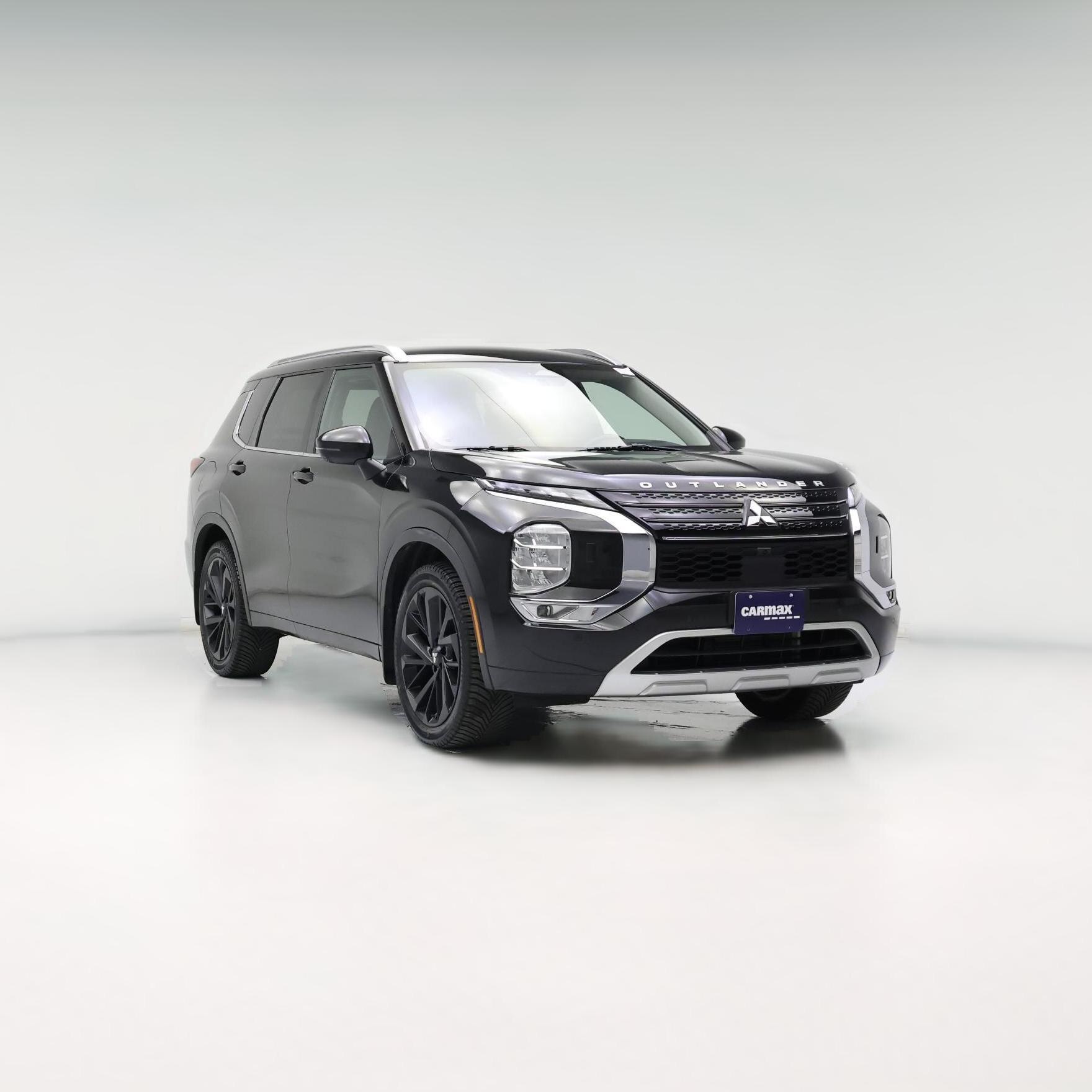 Thumbnail: 2022 Mitsubishi Outlander - 1