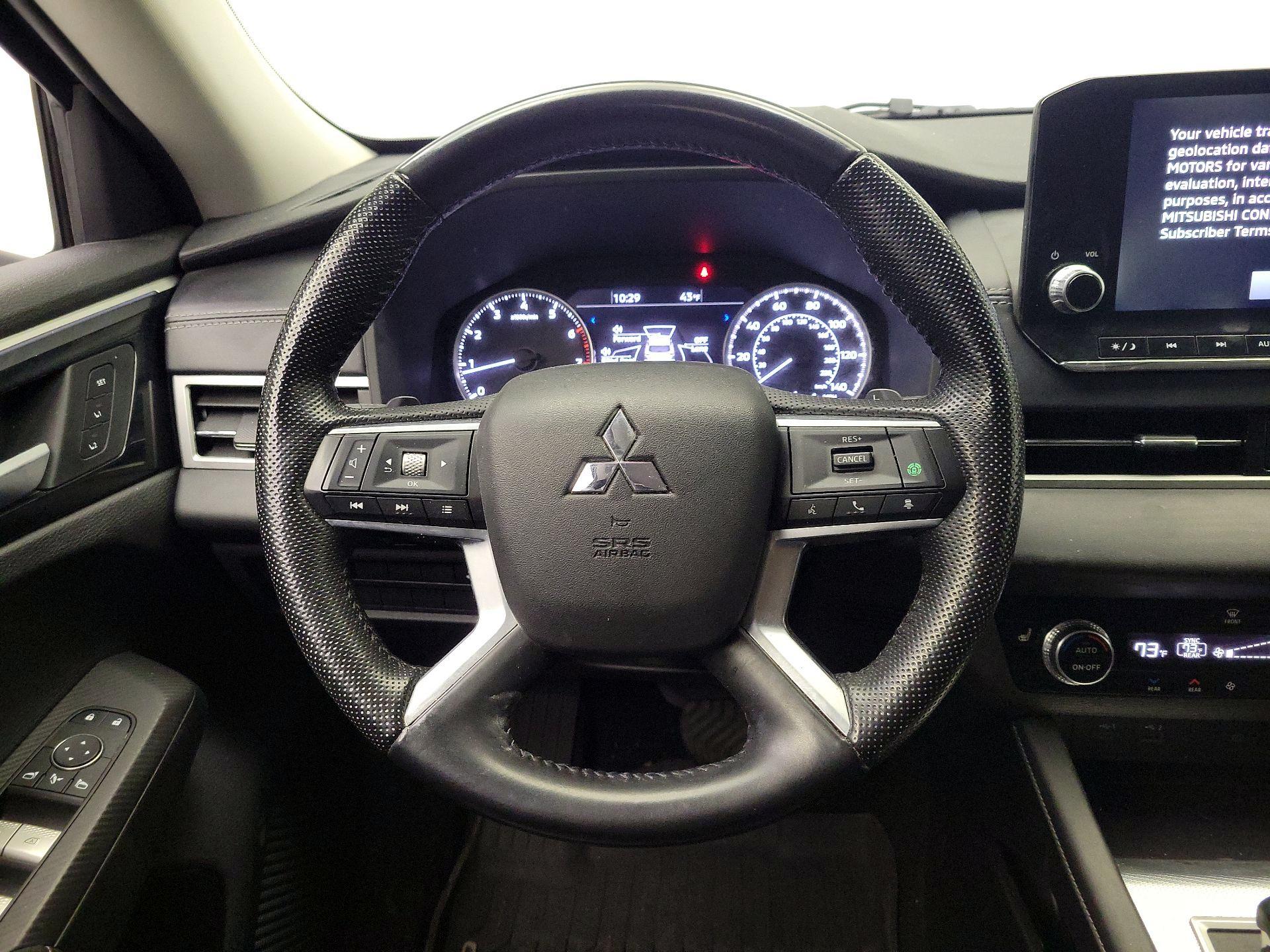 Thumbnail: 2022 Mitsubishi Outlander - 10