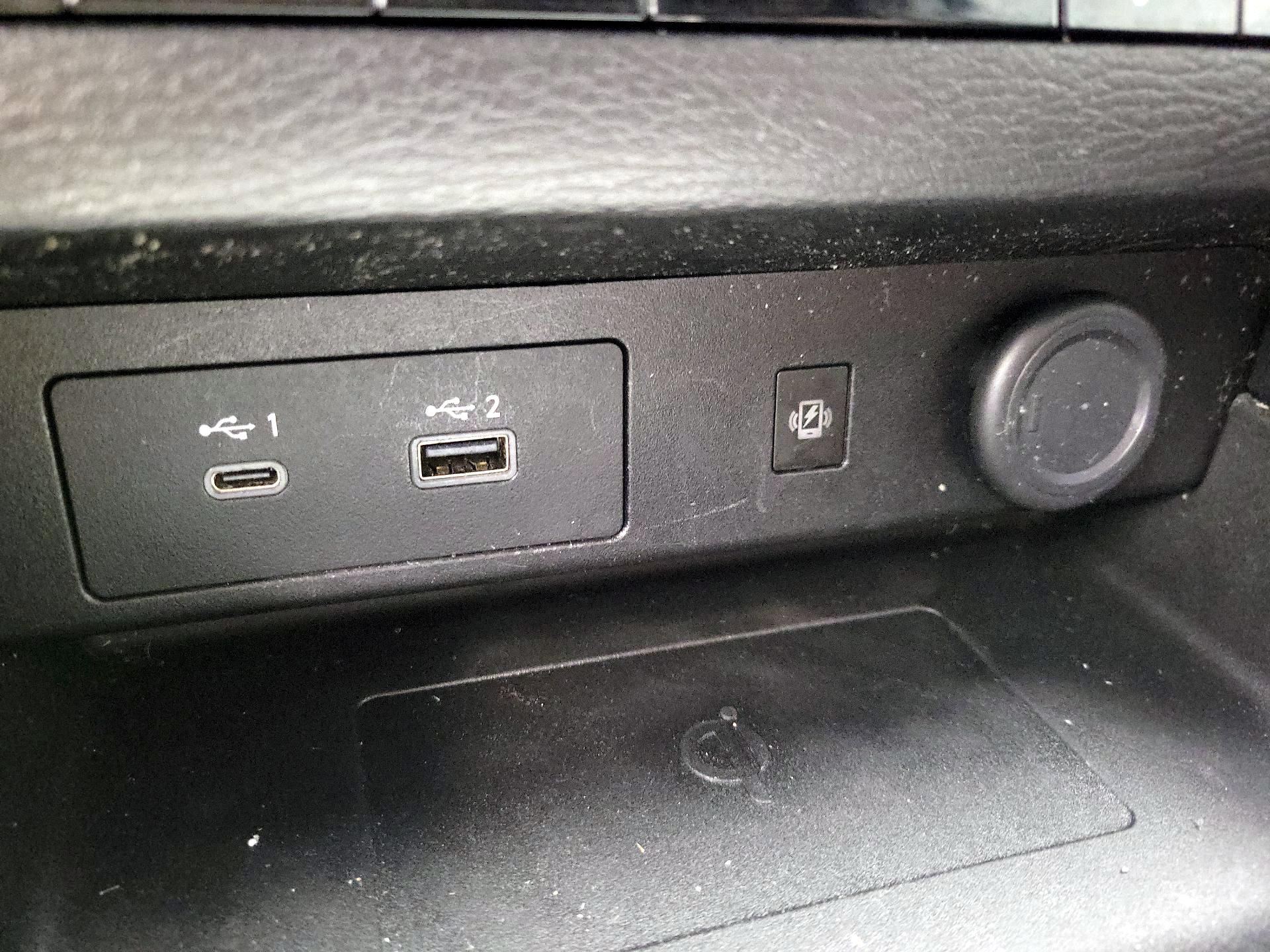 Thumbnail: 2022 Mitsubishi Outlander - 18