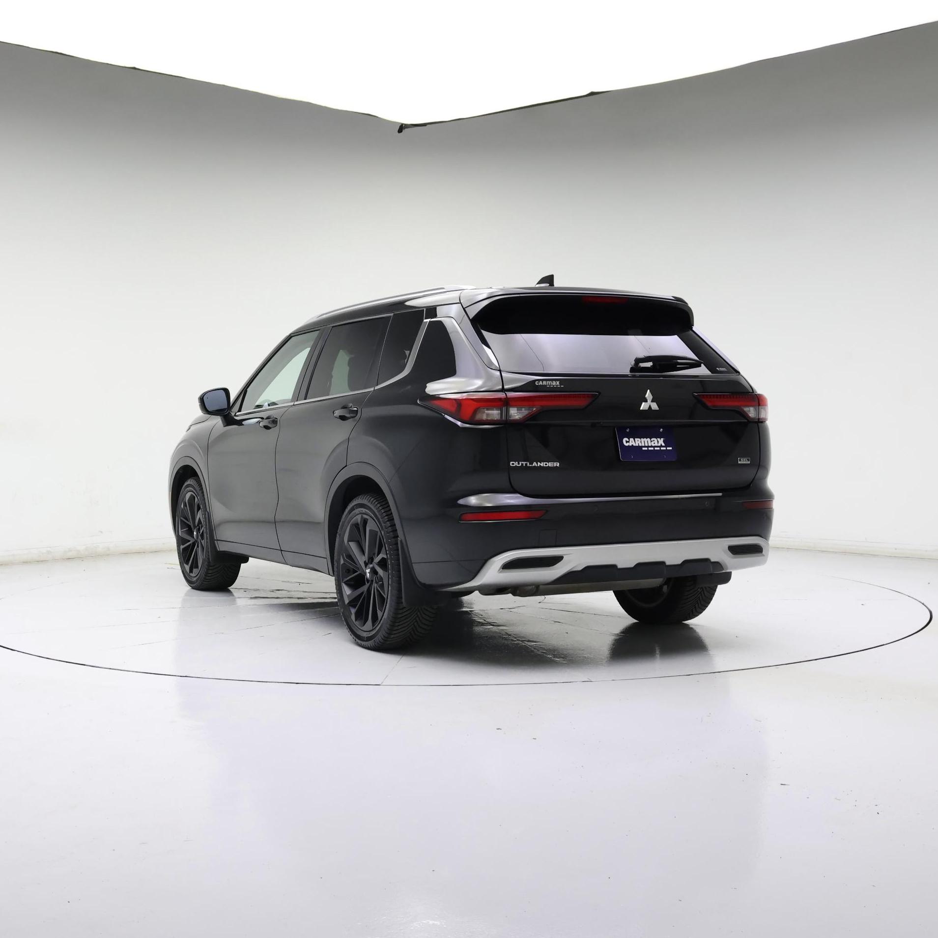 Thumbnail: 2022 Mitsubishi Outlander - 2