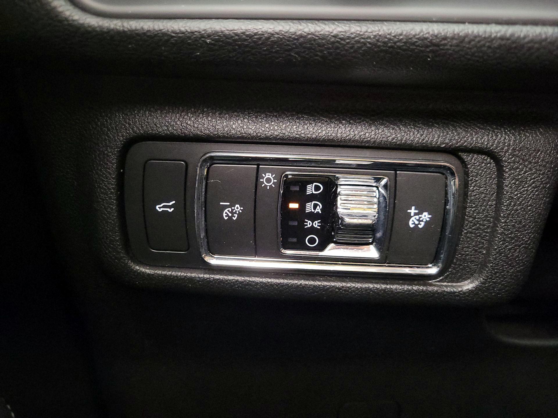 Thumbnail: 2022 Lincoln Corsair - 13