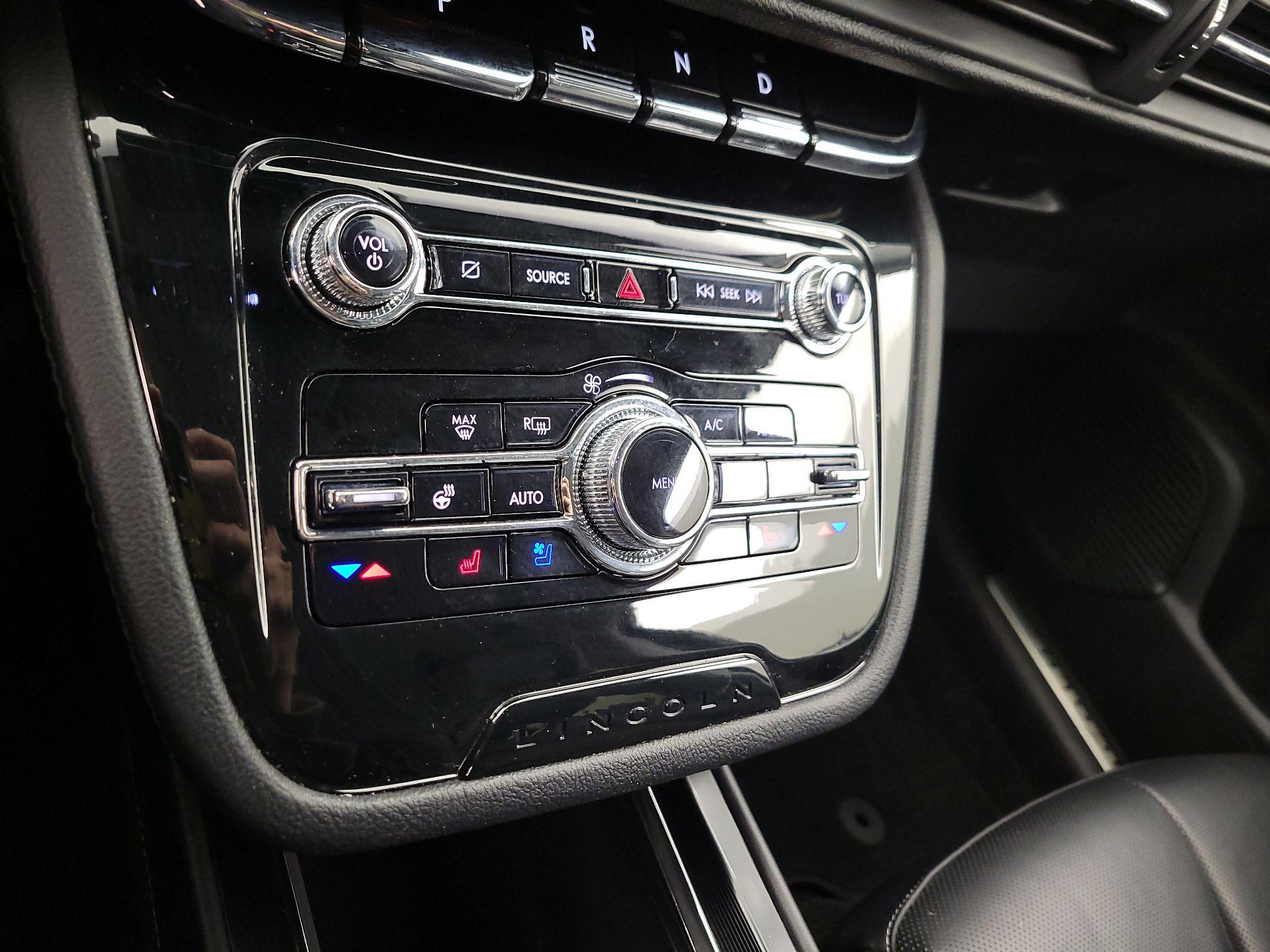 Thumbnail: 2022 Lincoln Corsair - 17