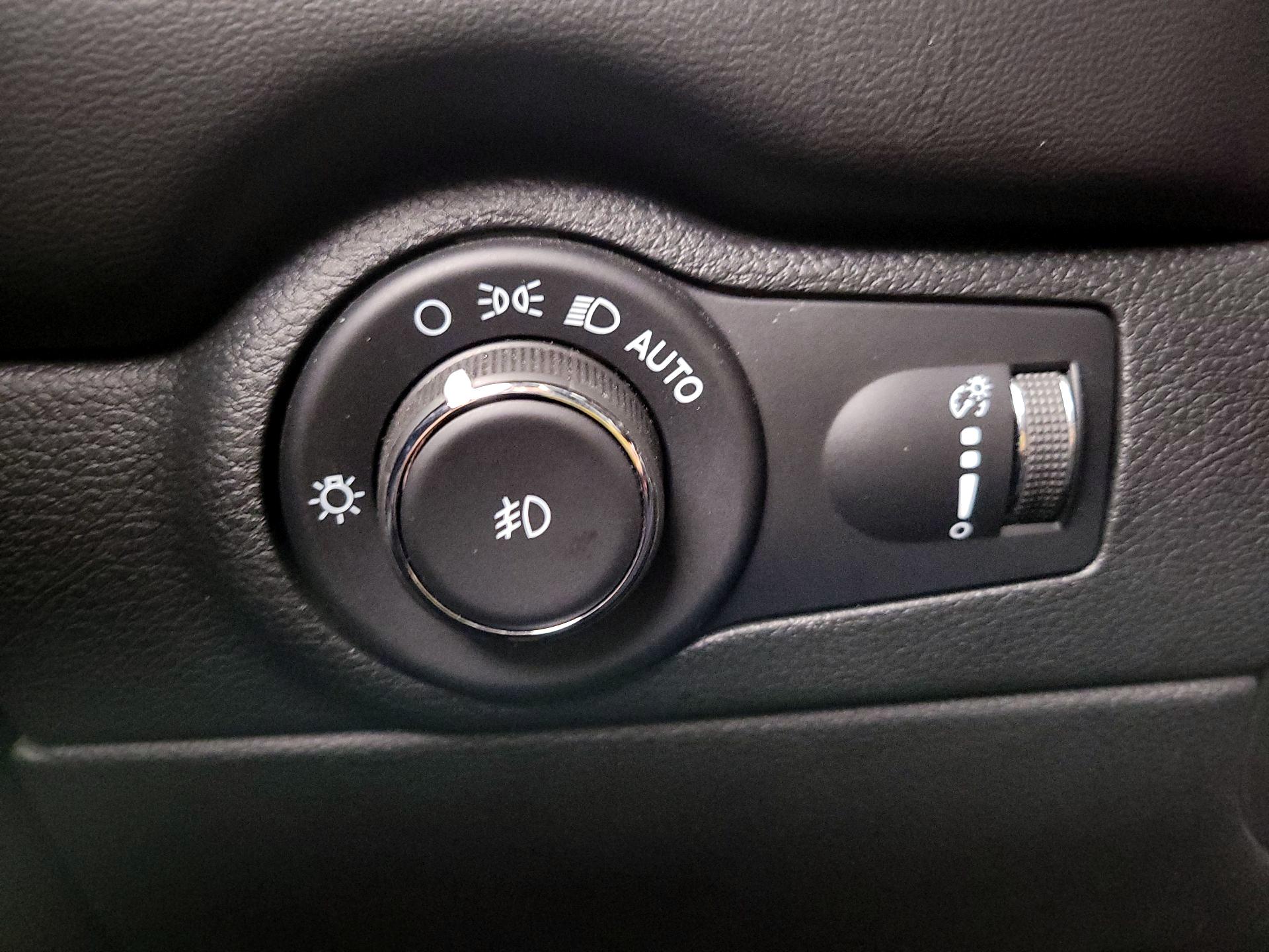 Thumbnail: 2022 Dodge Durango - 13