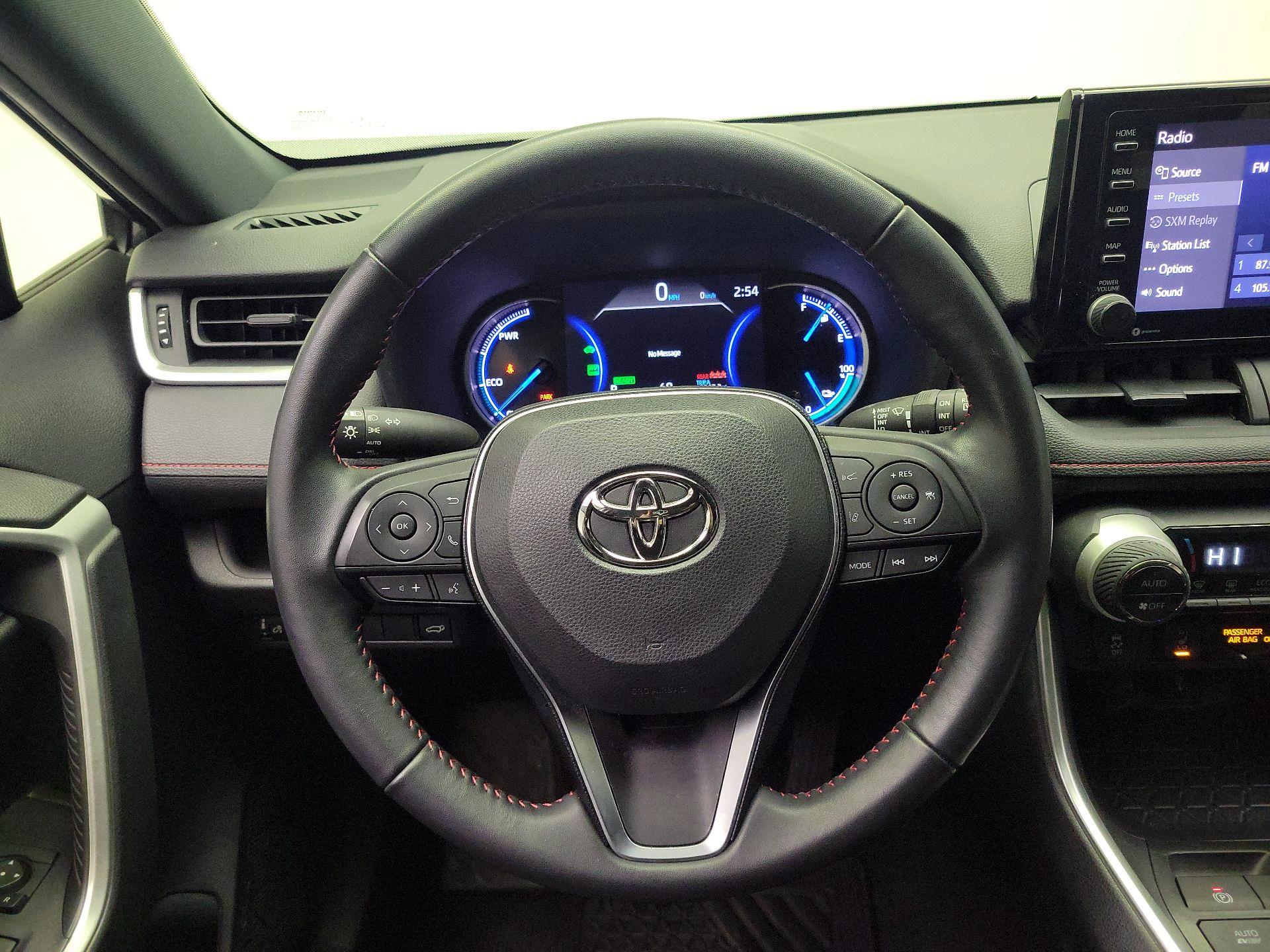 Thumbnail: 2022 Toyota RAV4 - 10