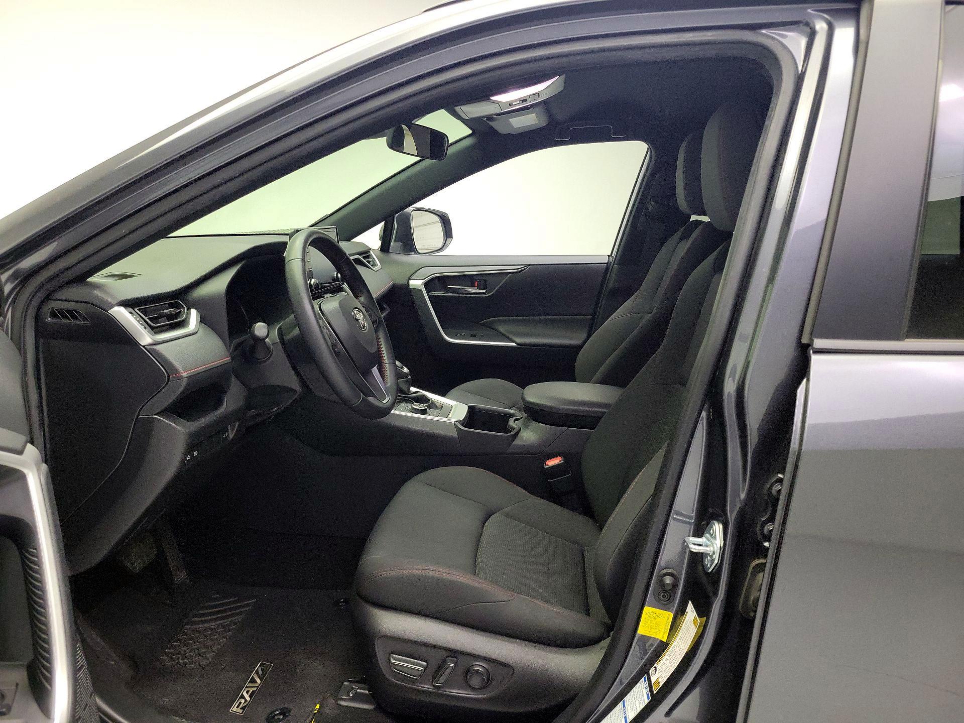 Thumbnail: 2022 Toyota RAV4 - 11