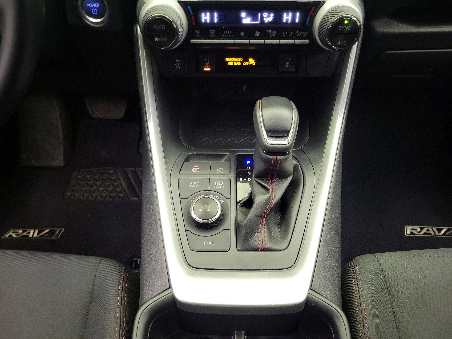 Thumbnail: 2022 Toyota RAV4 - 16