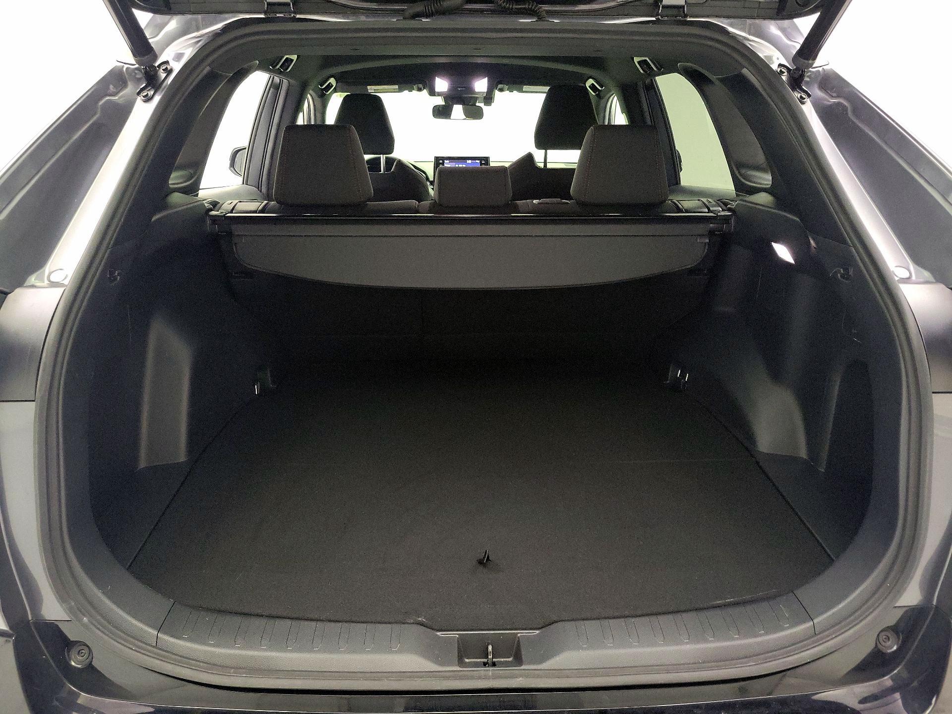 Thumbnail: 2022 Toyota RAV4 - 19