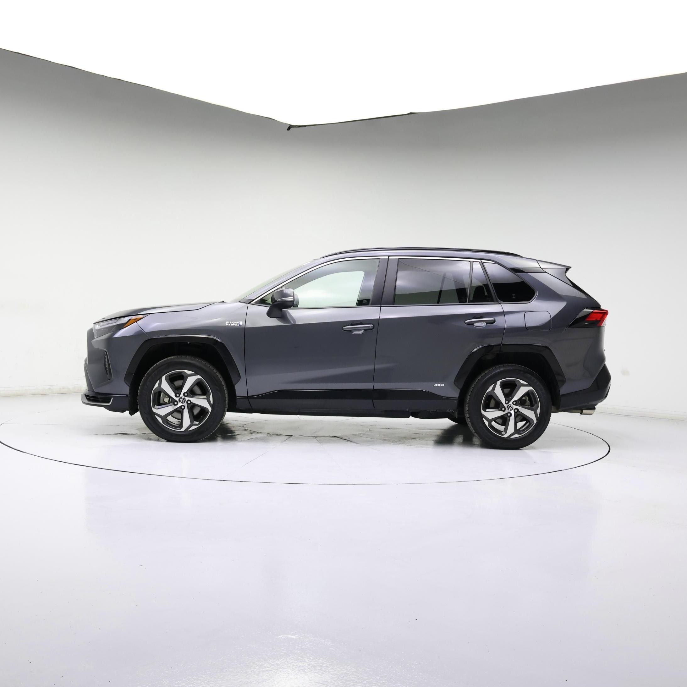 Thumbnail: 2022 Toyota RAV4 - 3