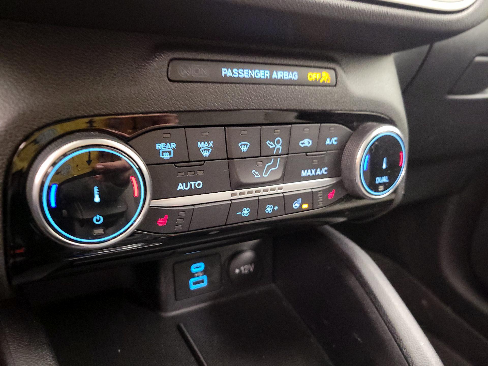 Thumbnail: 2022 Ford Escape - 16