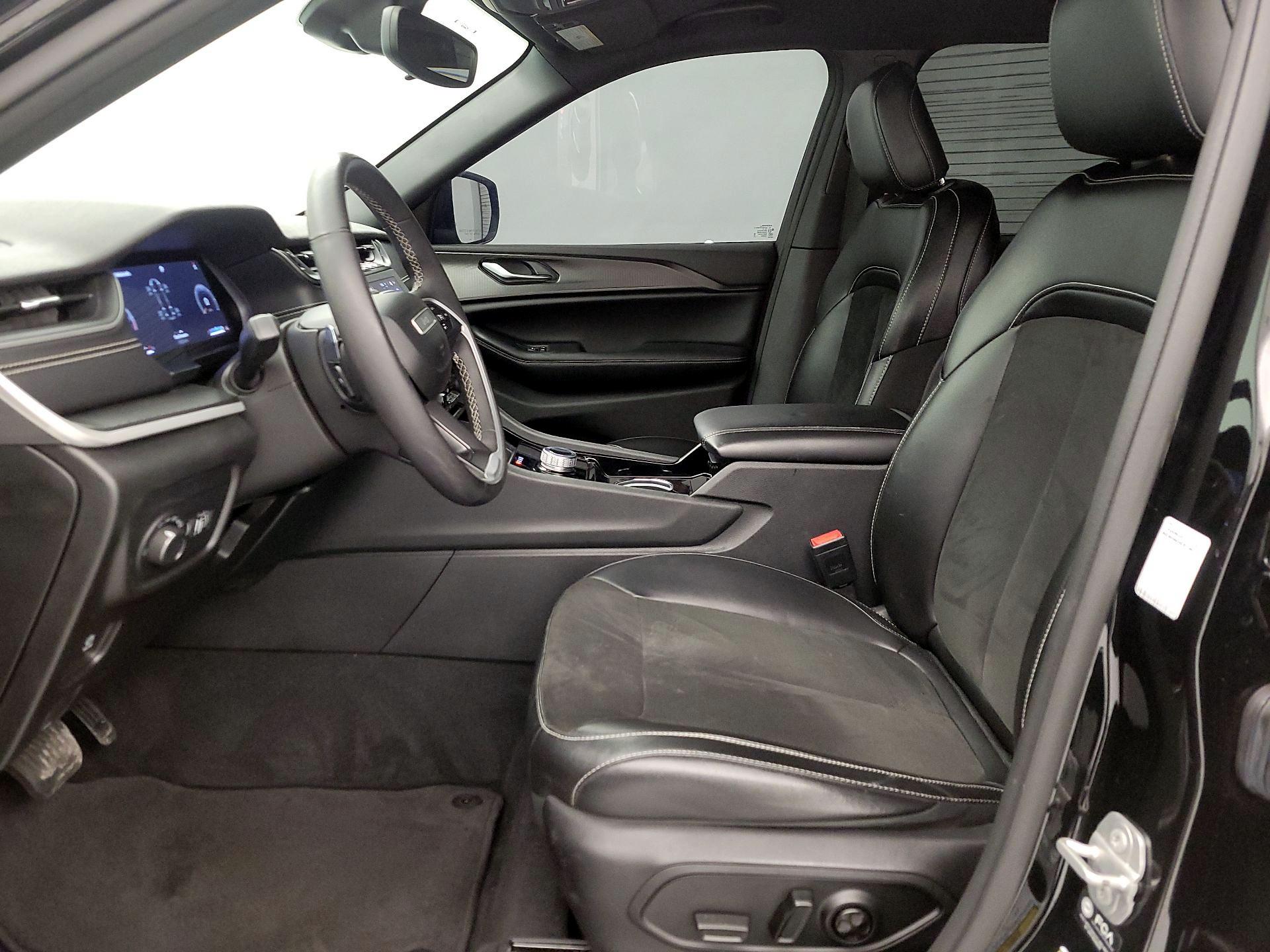 Thumbnail: 2023 Jeep Grand Cherokee L - 11