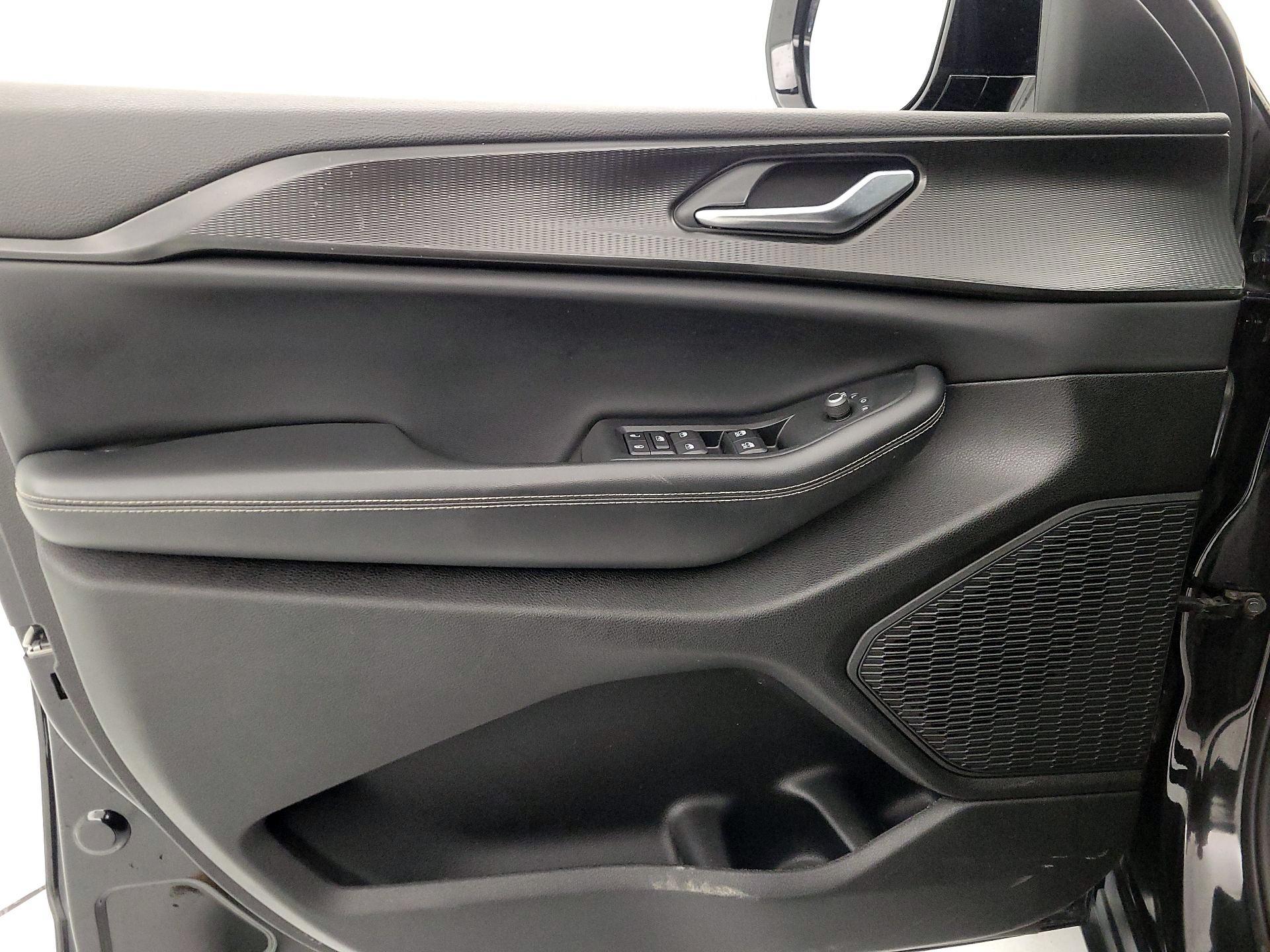 Thumbnail: 2023 Jeep Grand Cherokee L - 12