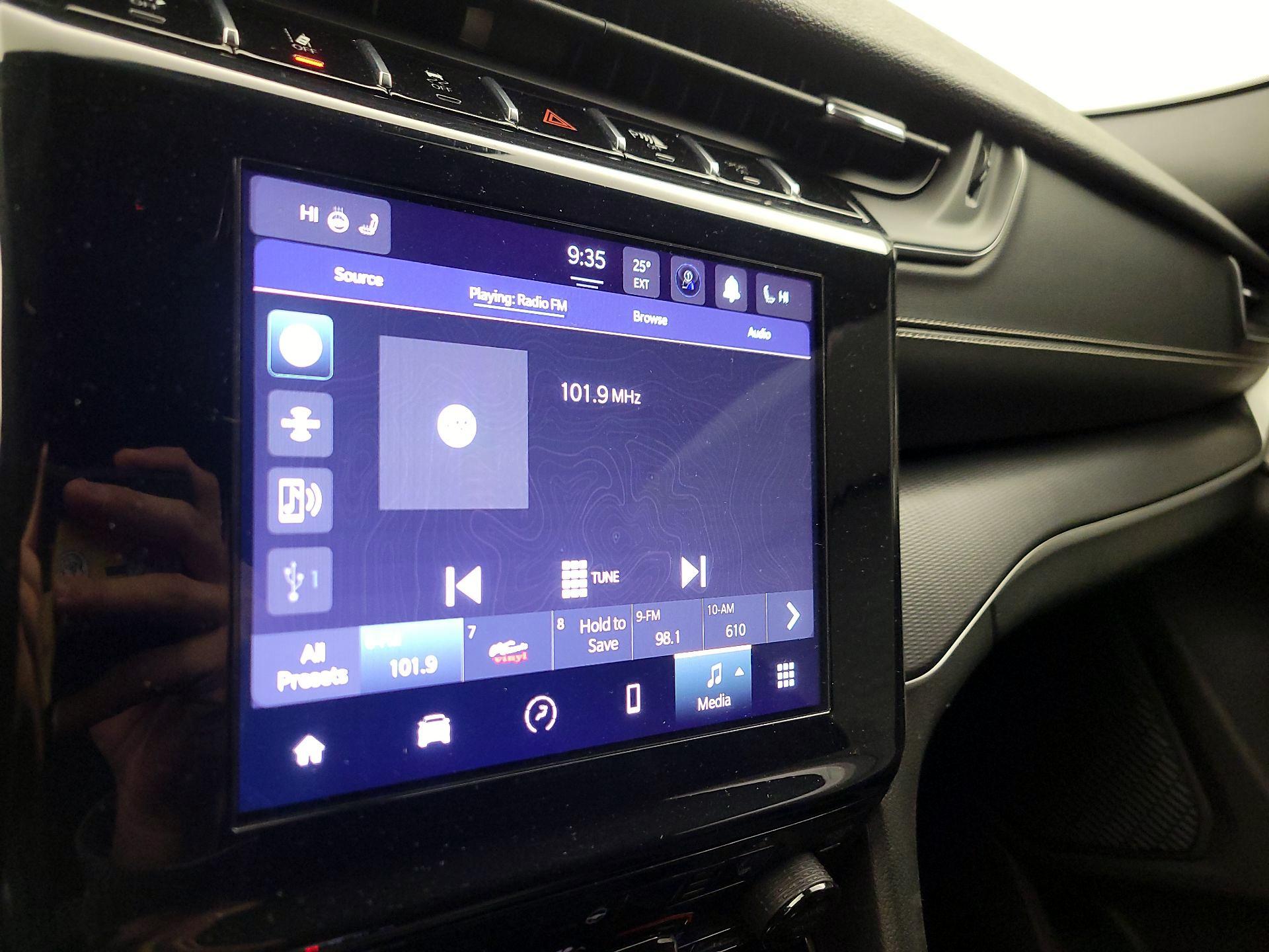 Thumbnail: 2023 Jeep Grand Cherokee L - 15