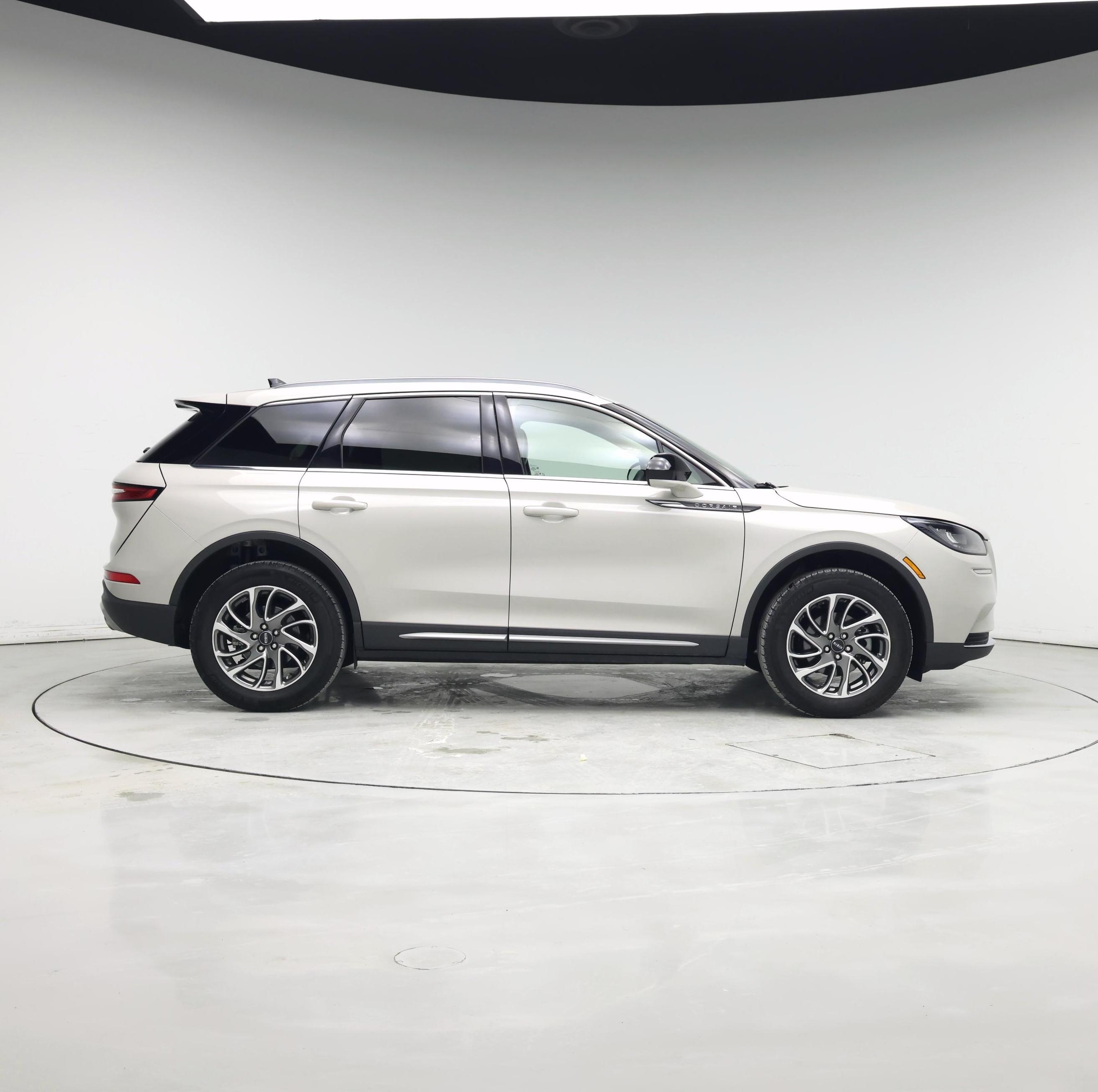 Thumbnail: 2022 Lincoln Corsair - 7