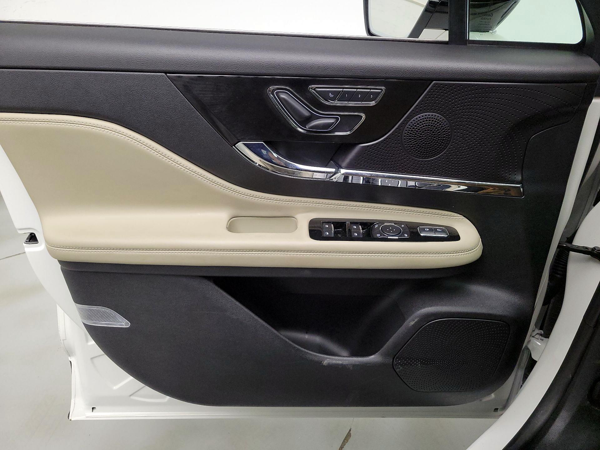 Thumbnail: 2025 Lincoln Corsair - 12