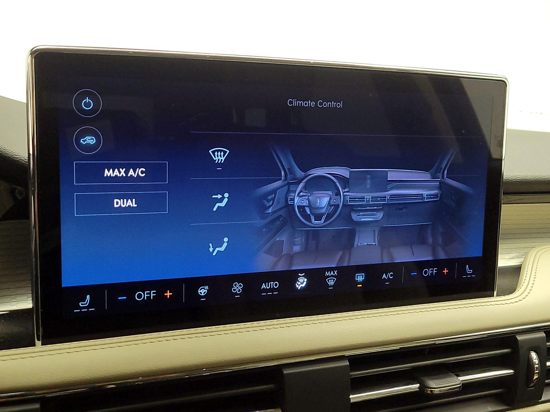 Thumbnail: 2025 Lincoln Corsair - 17