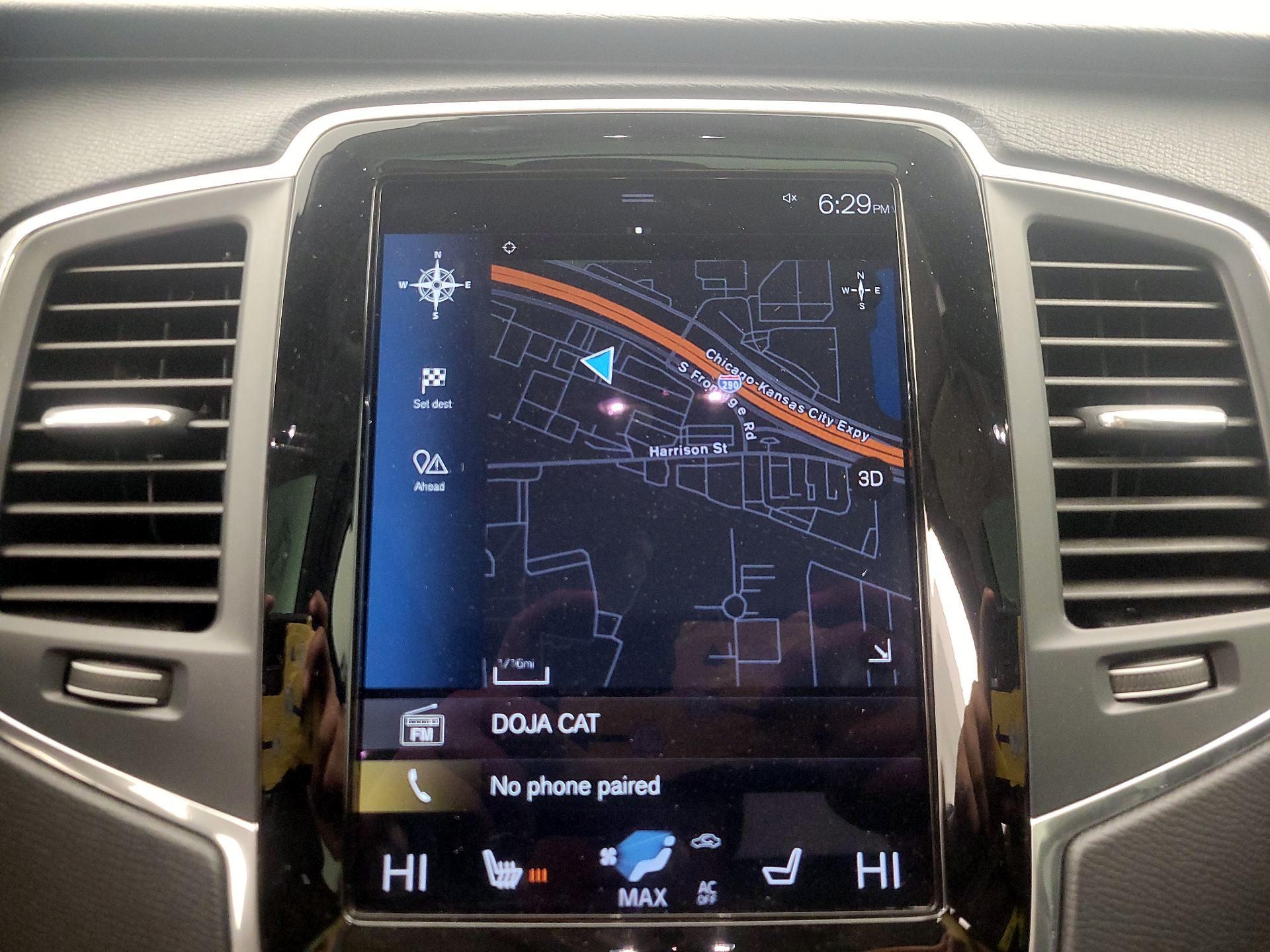 Thumbnail: 2022 Volvo XC90 - 14