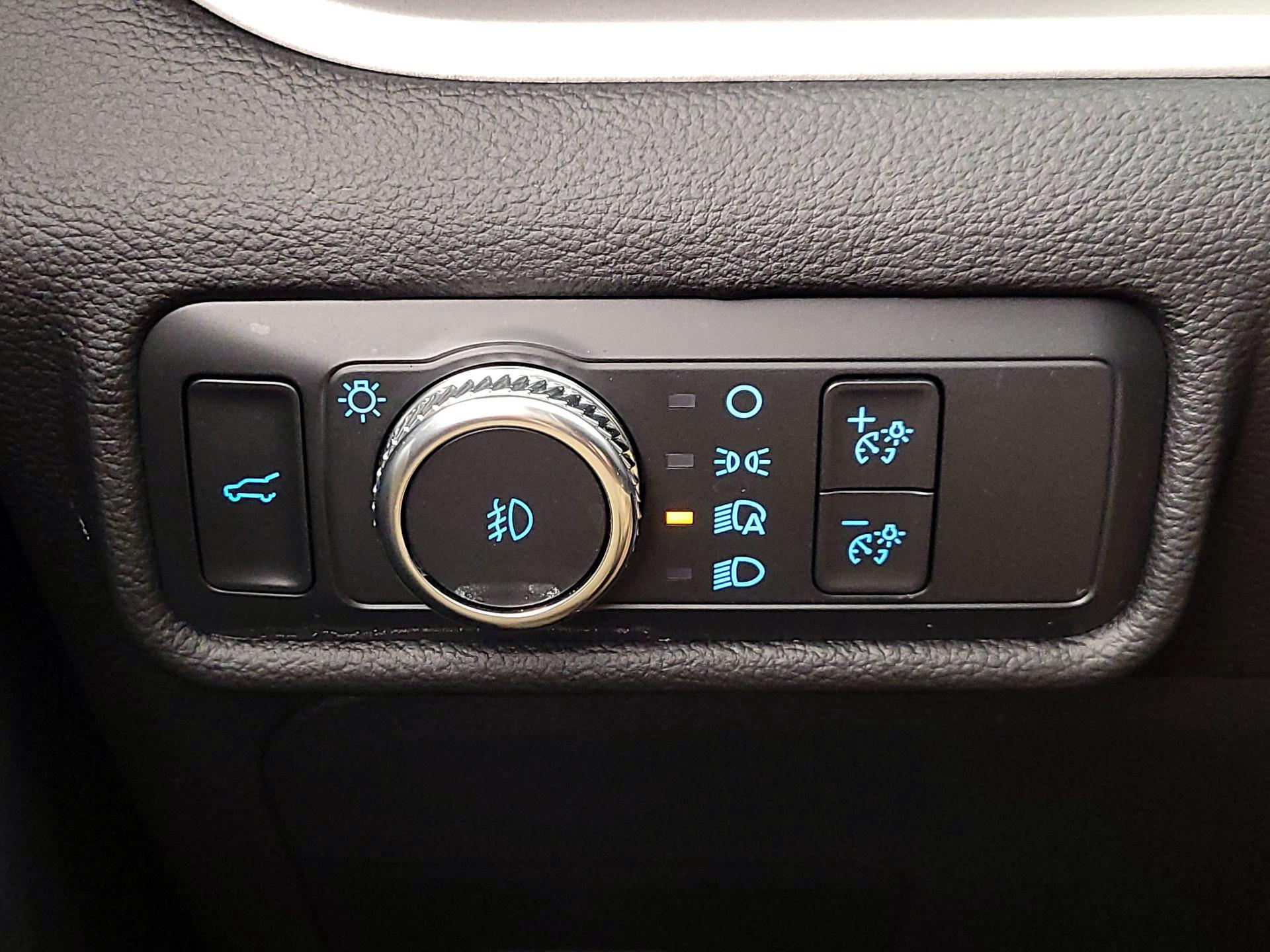 Thumbnail: 2022 Ford Explorer - 13