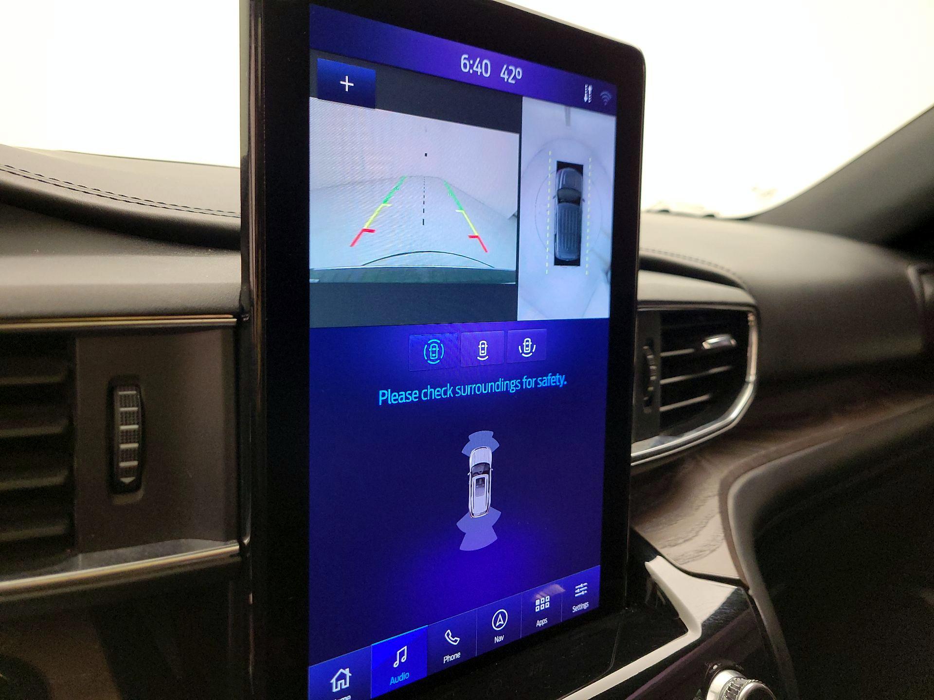 Thumbnail: 2022 Ford Explorer - 15