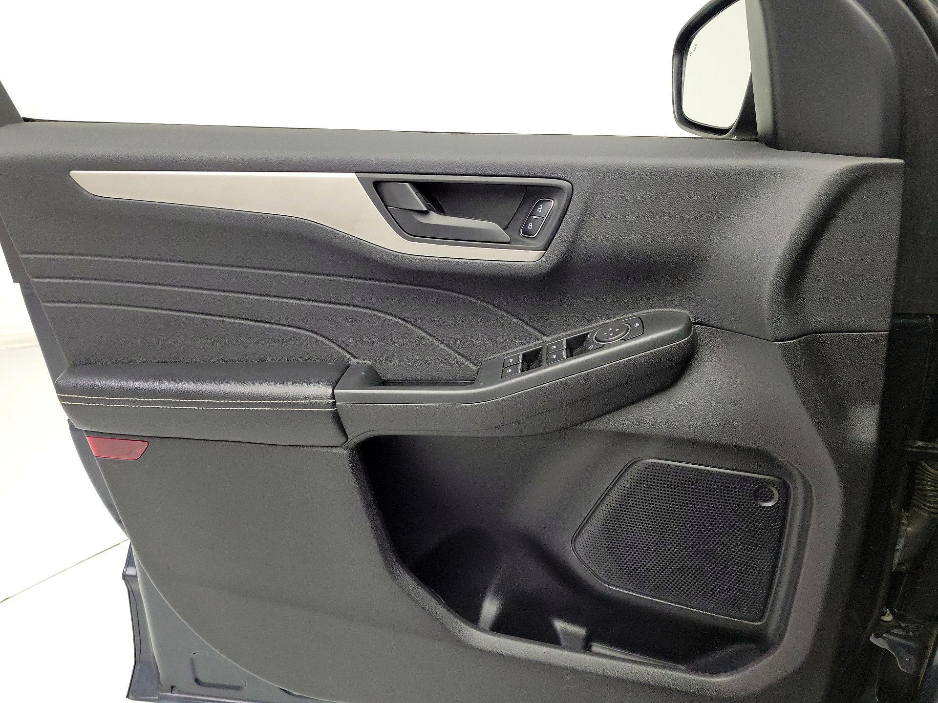 Thumbnail: 2022 Ford Escape - 12