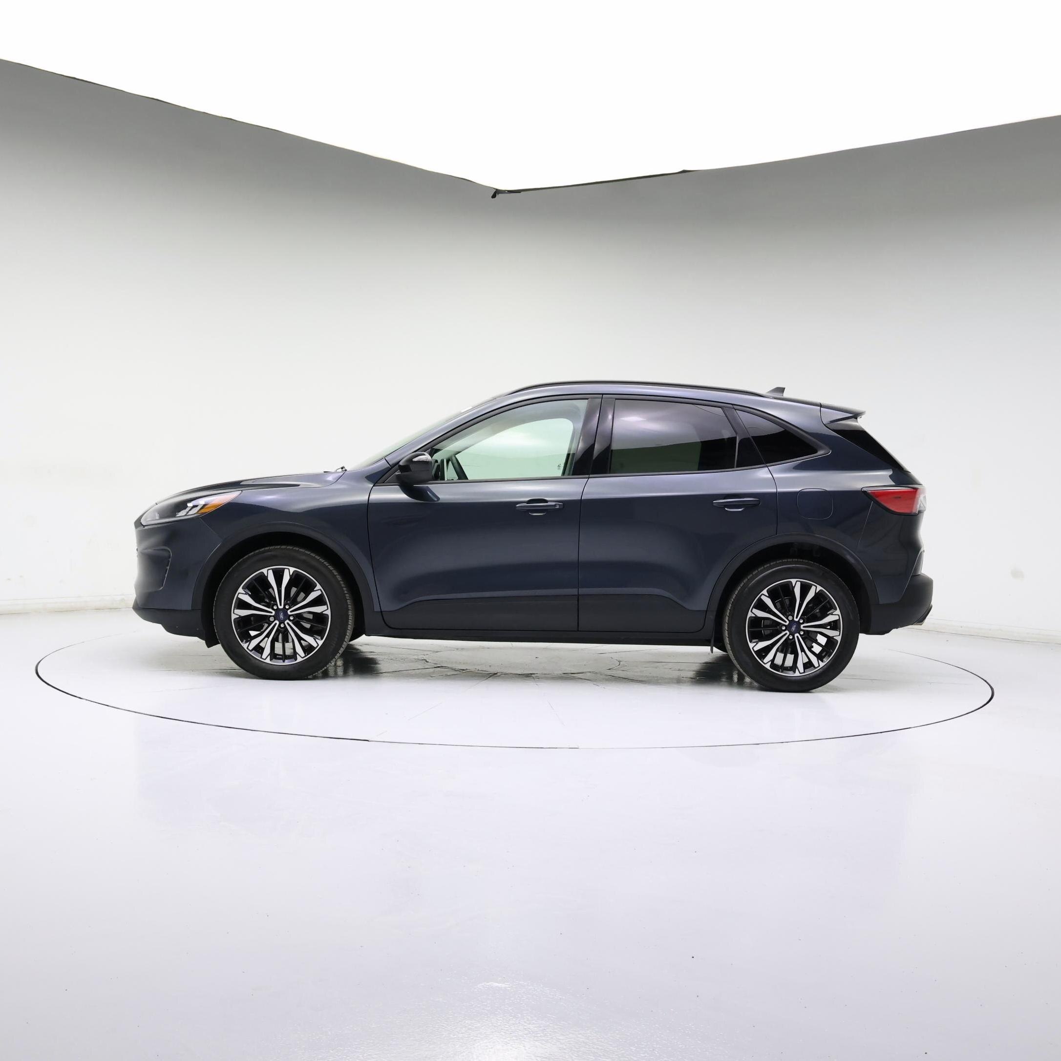 Thumbnail: 2022 Ford Escape - 3