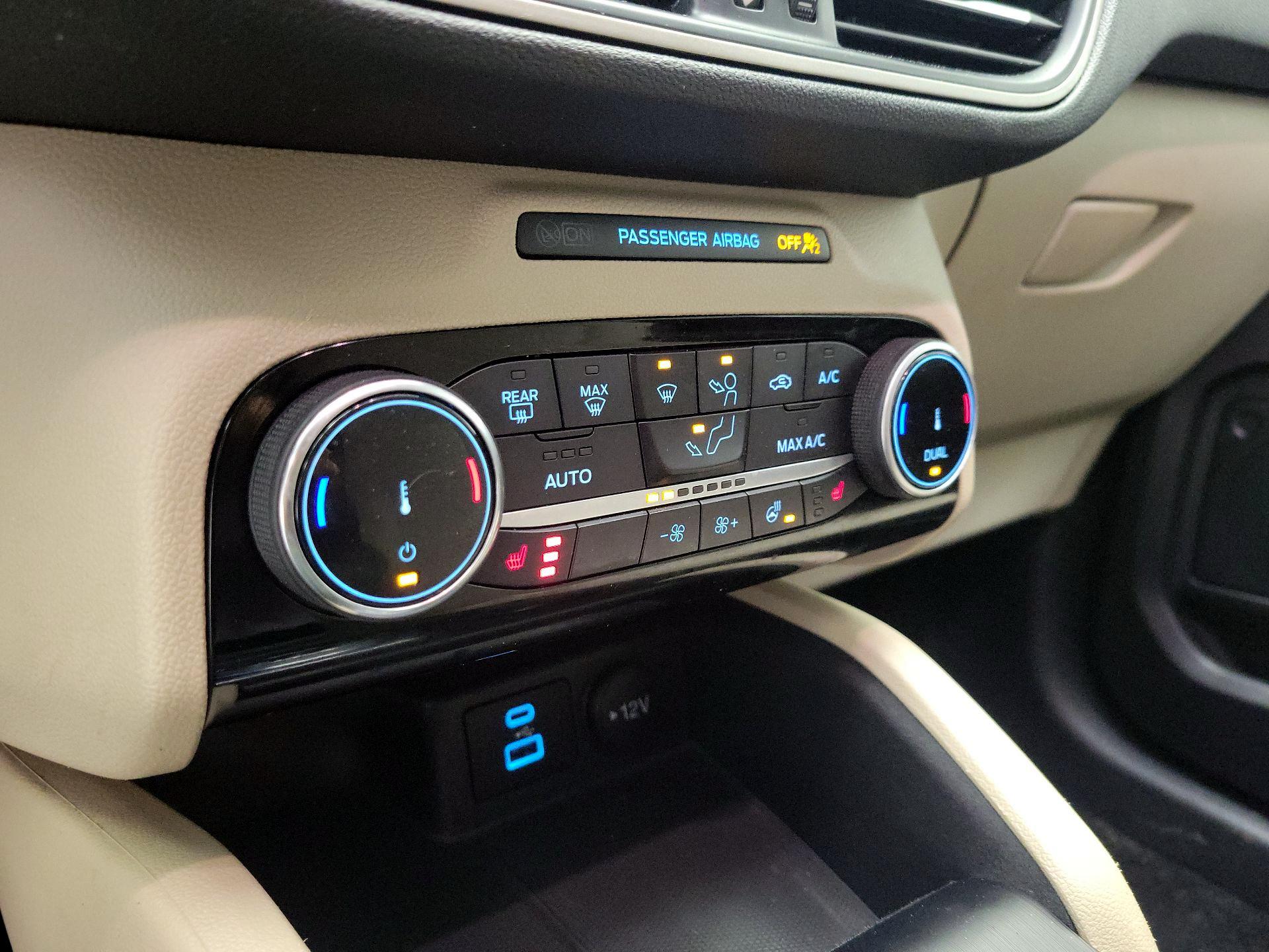 Thumbnail: 2022 Ford Escape - 16