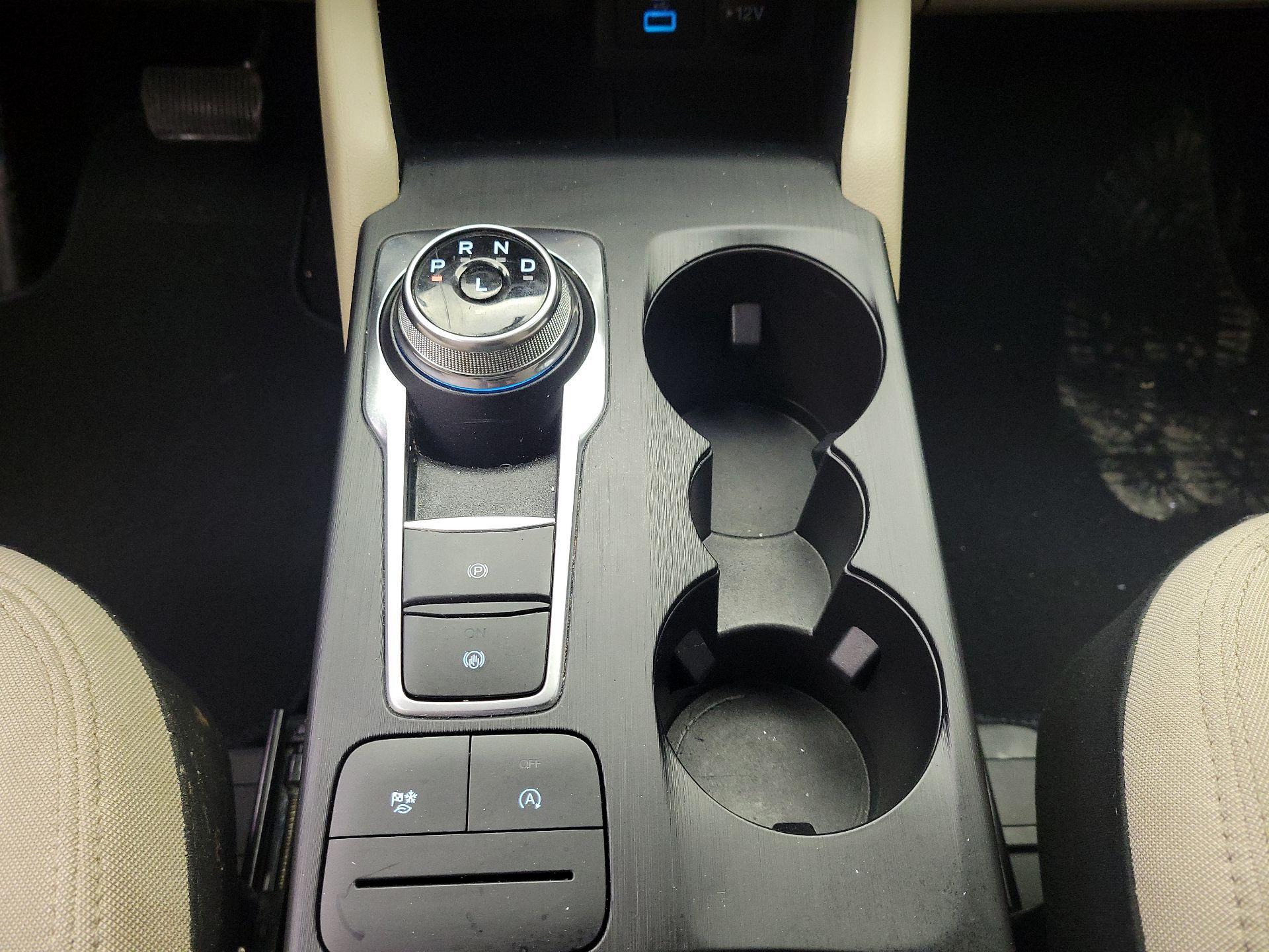 Thumbnail: 2022 Ford Escape - 17