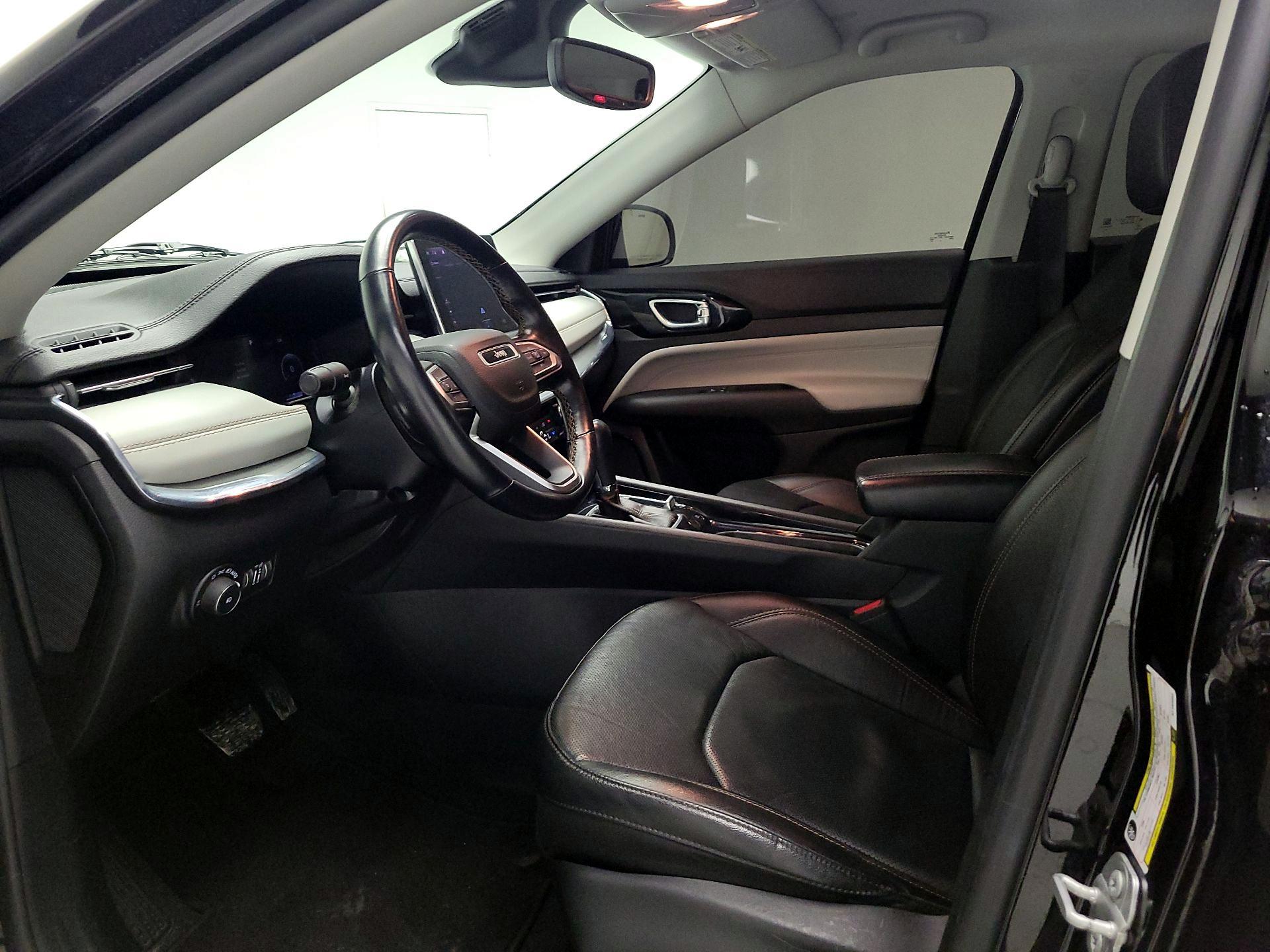 Thumbnail: 2022 Jeep Compass - 11