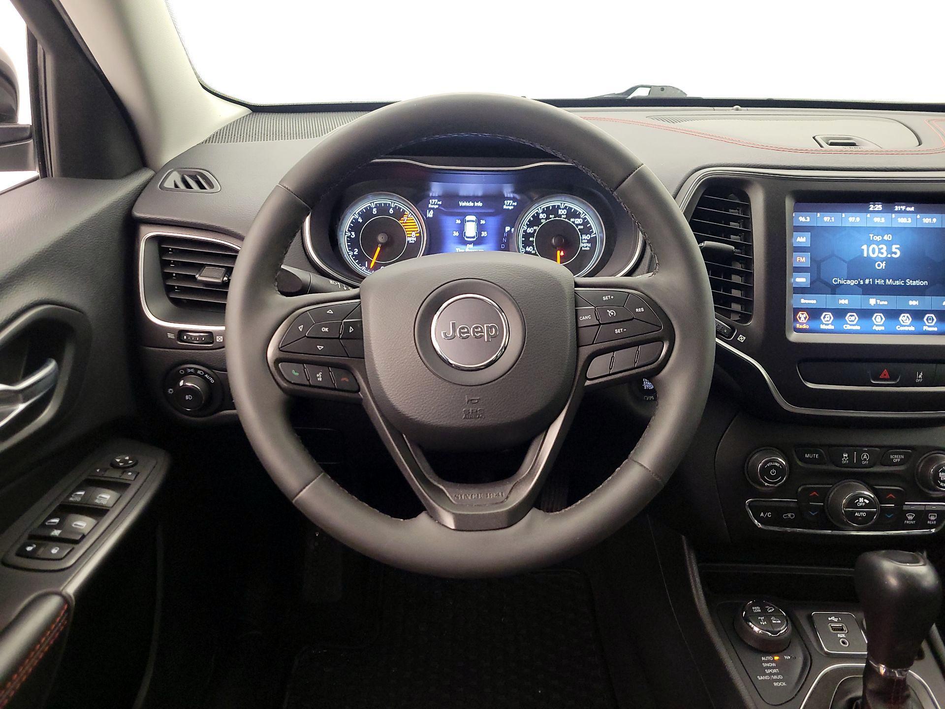 Thumbnail: 2022 Jeep Cherokee - 10