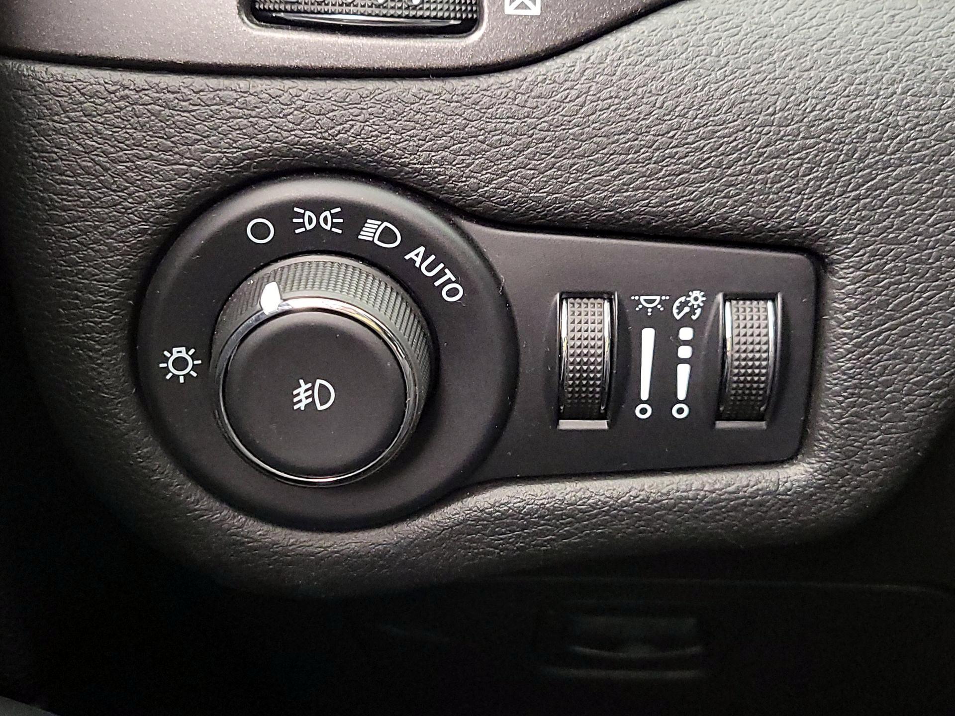 Thumbnail: 2022 Jeep Cherokee - 13