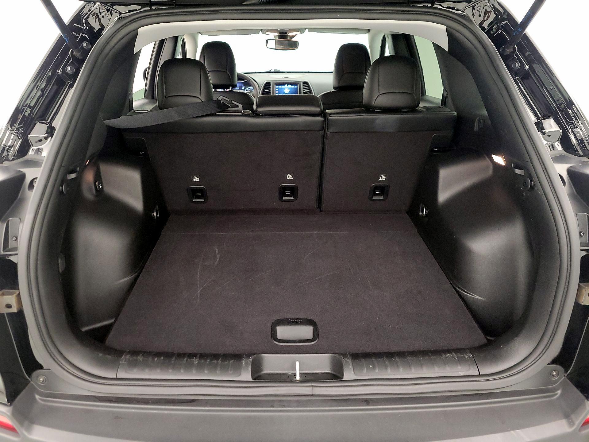 Thumbnail: 2022 Jeep Cherokee - 20