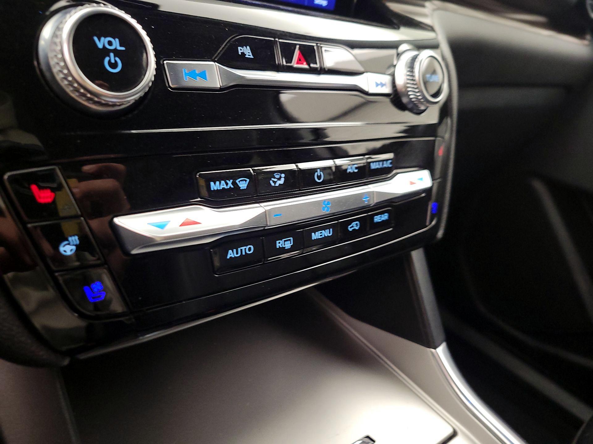 Thumbnail: 2023 Ford Explorer - 17