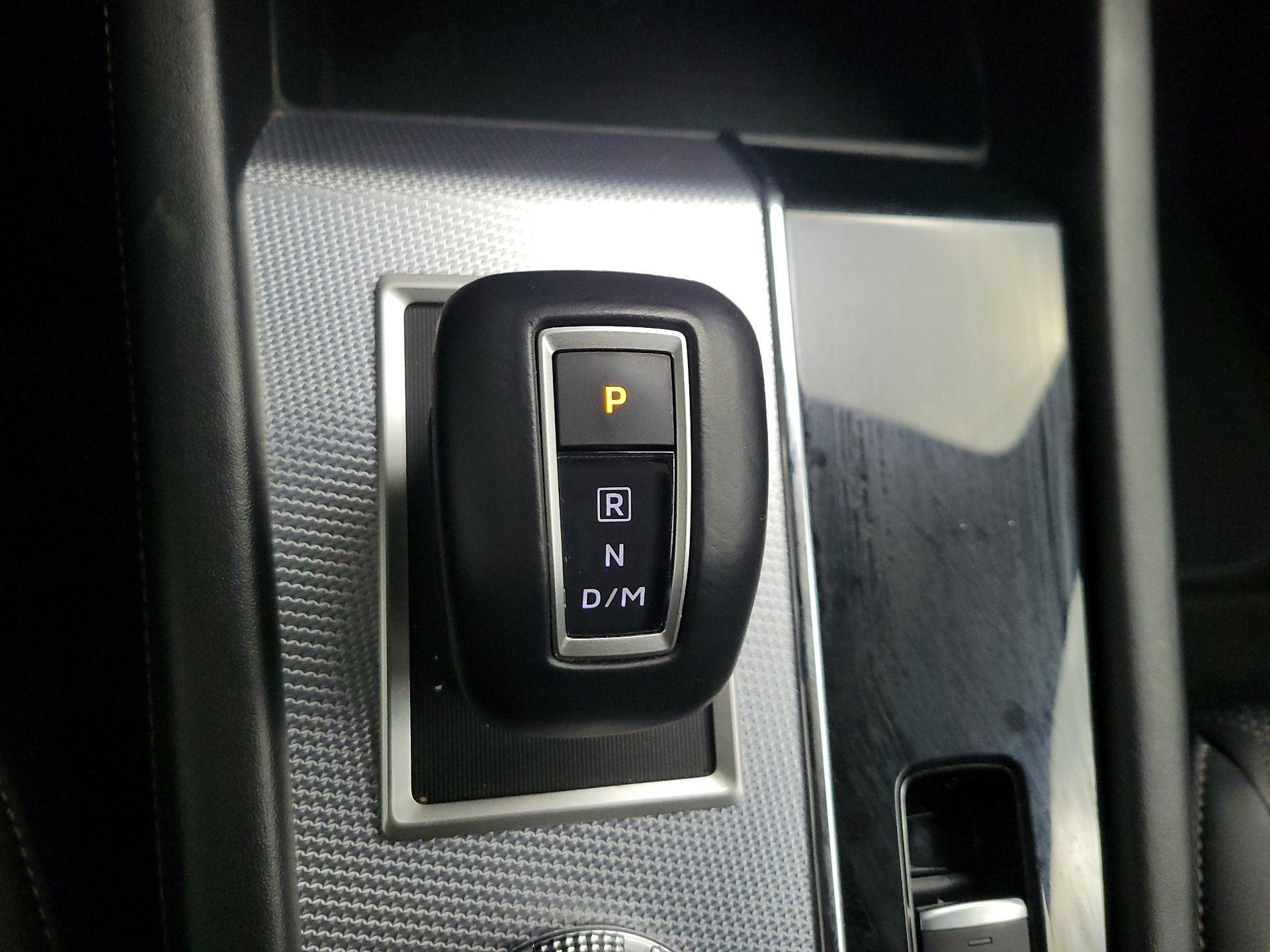 Thumbnail: 2024 Mitsubishi Outlander - 15