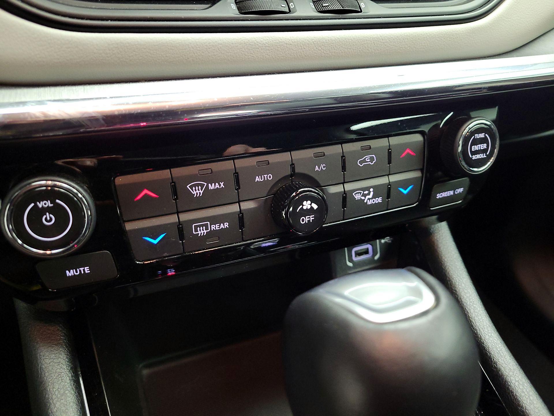 Thumbnail: 2022 Jeep Compass - 14