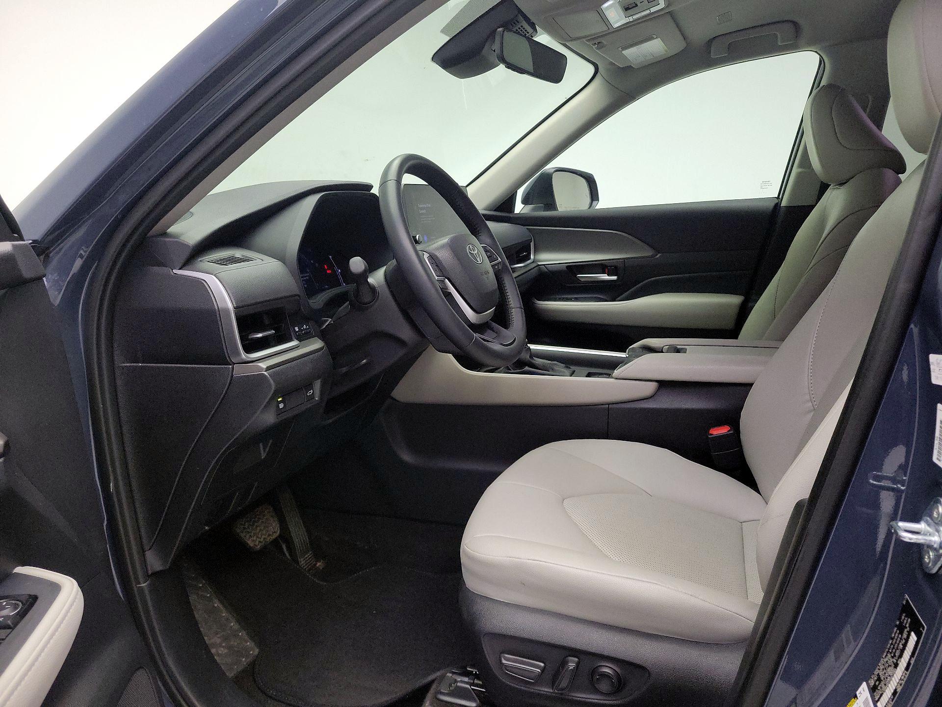 Thumbnail: 2025 Toyota Grand Highlander - 11