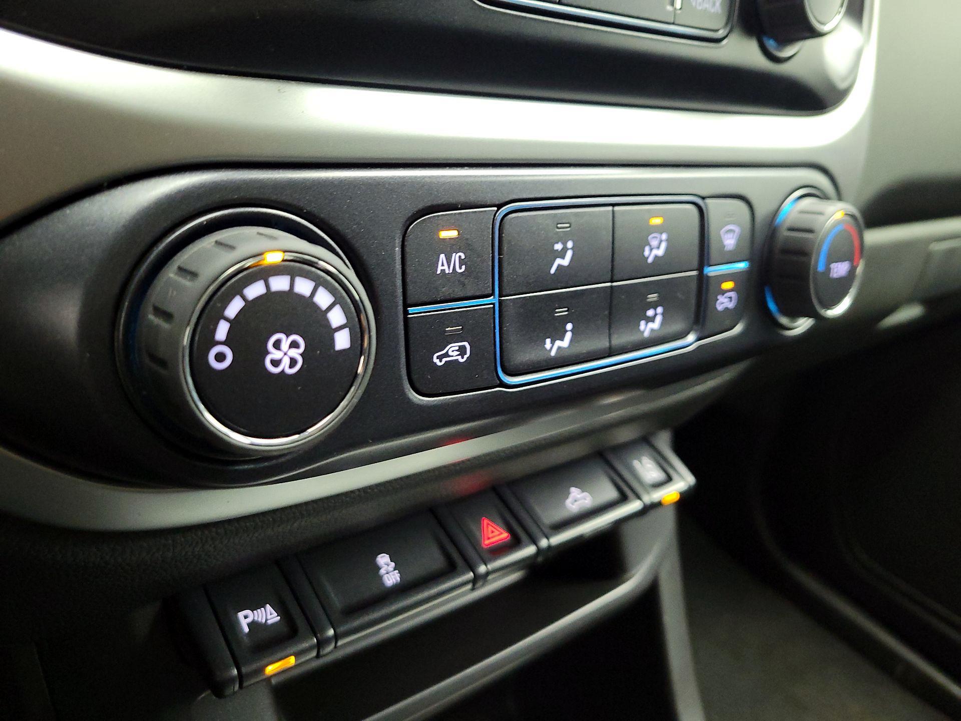 Thumbnail: 2022 Chevrolet Colorado - 14