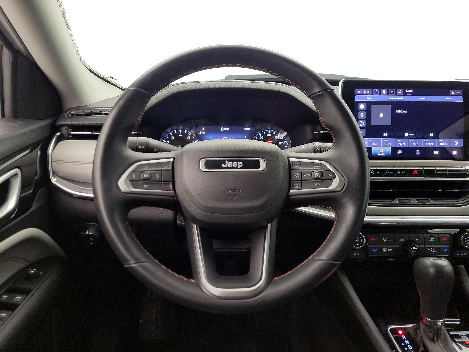 Thumbnail: 2022 Jeep Compass - 10