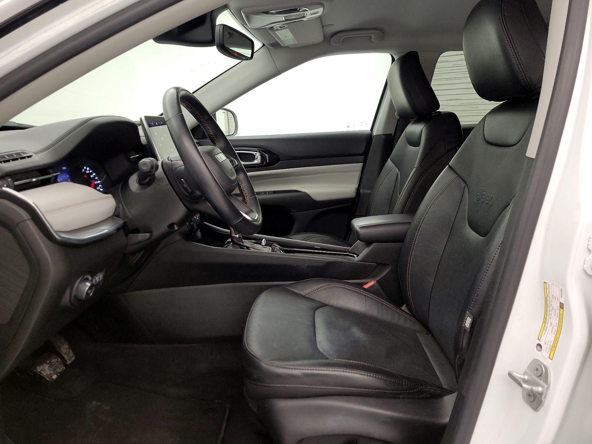 Thumbnail: 2022 Jeep Compass - 11